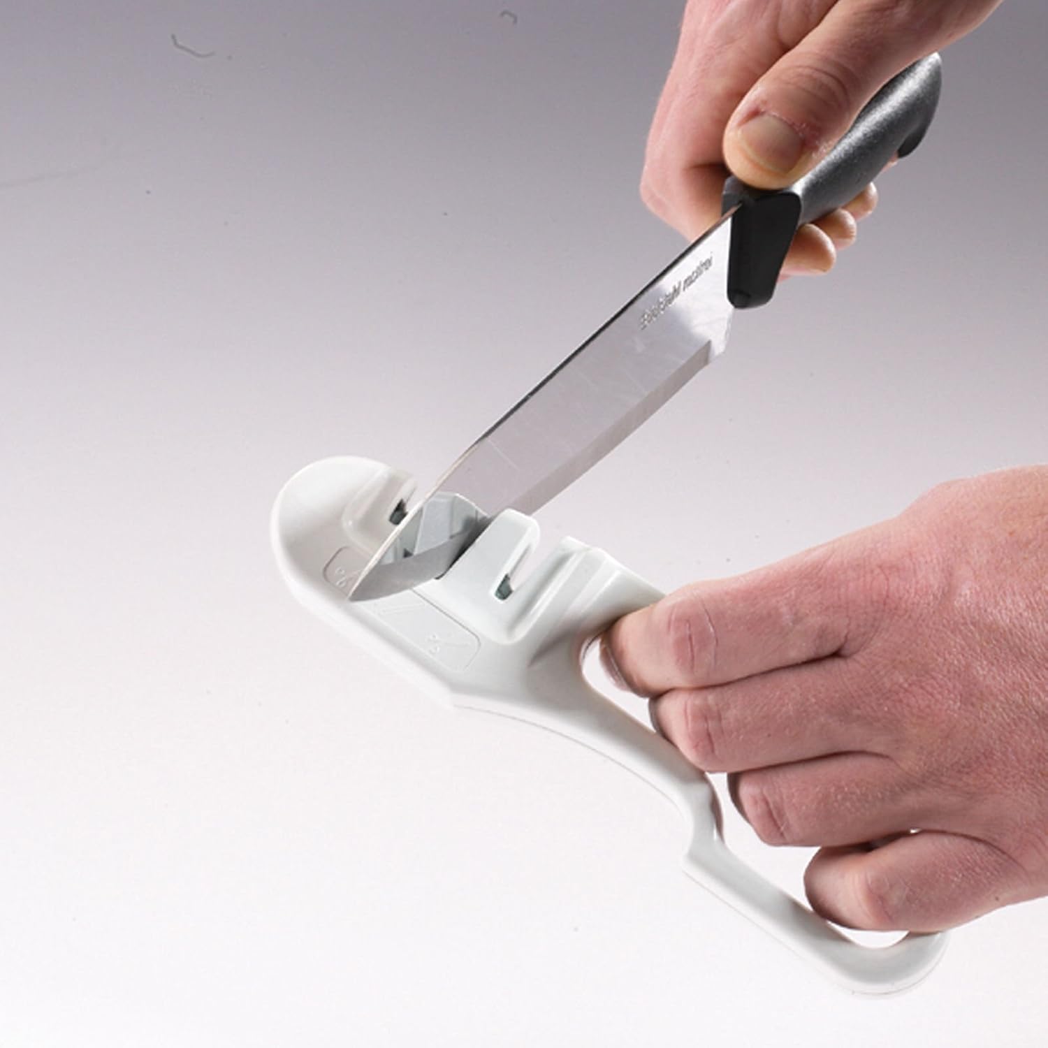 Westmark Knife And Scissor Sharpener With Specially Hardened Grinding Wheels, Plastic, White, 10212270, 18.3 X 2.9 cm - Image 3