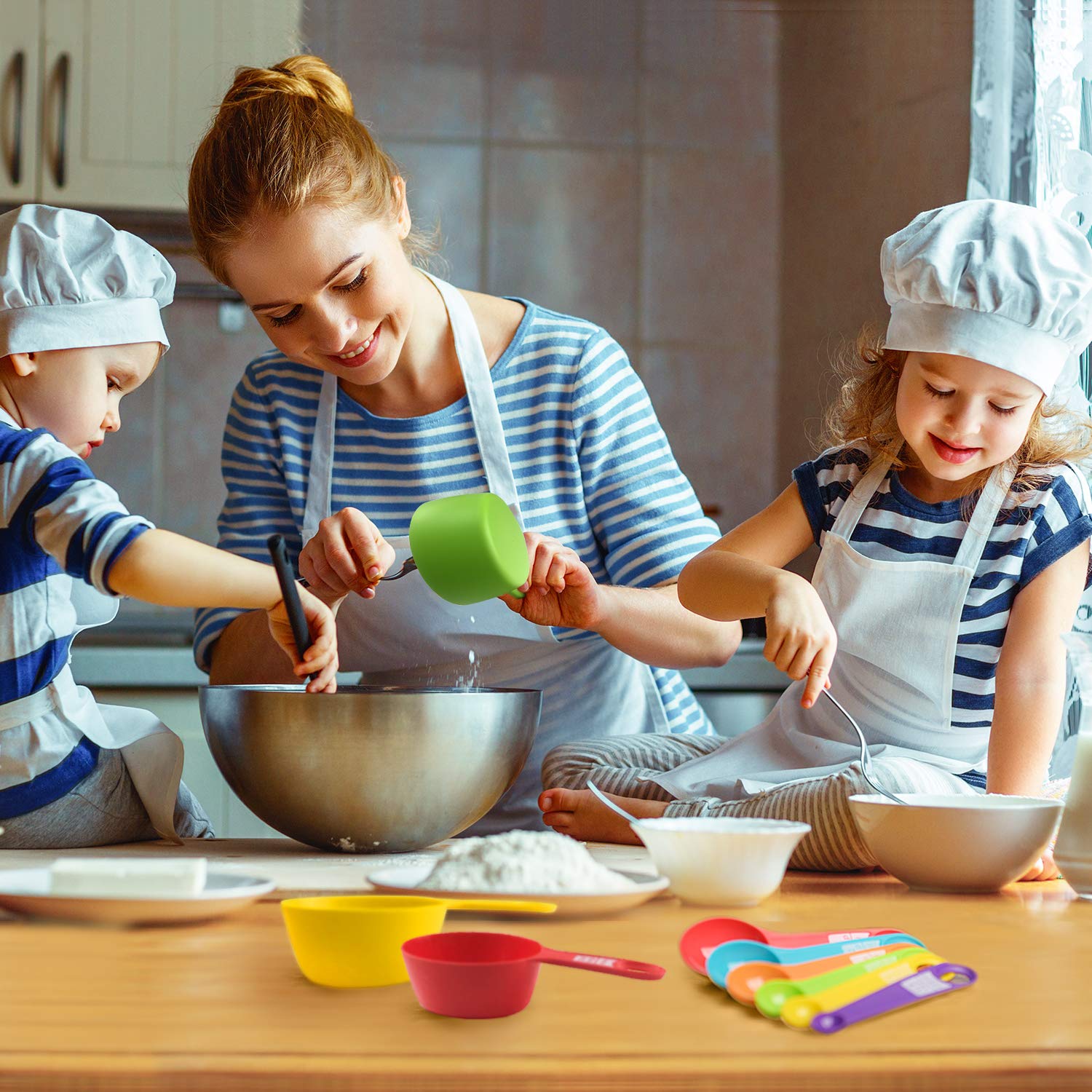 Measuring Cups and Spoons Set, 12 Piece Plastic Measuring Cups Measuring Spoons Stackable for Measuring Dry and Liquid Ingredients Great for Backing and Cooking (Random Color)