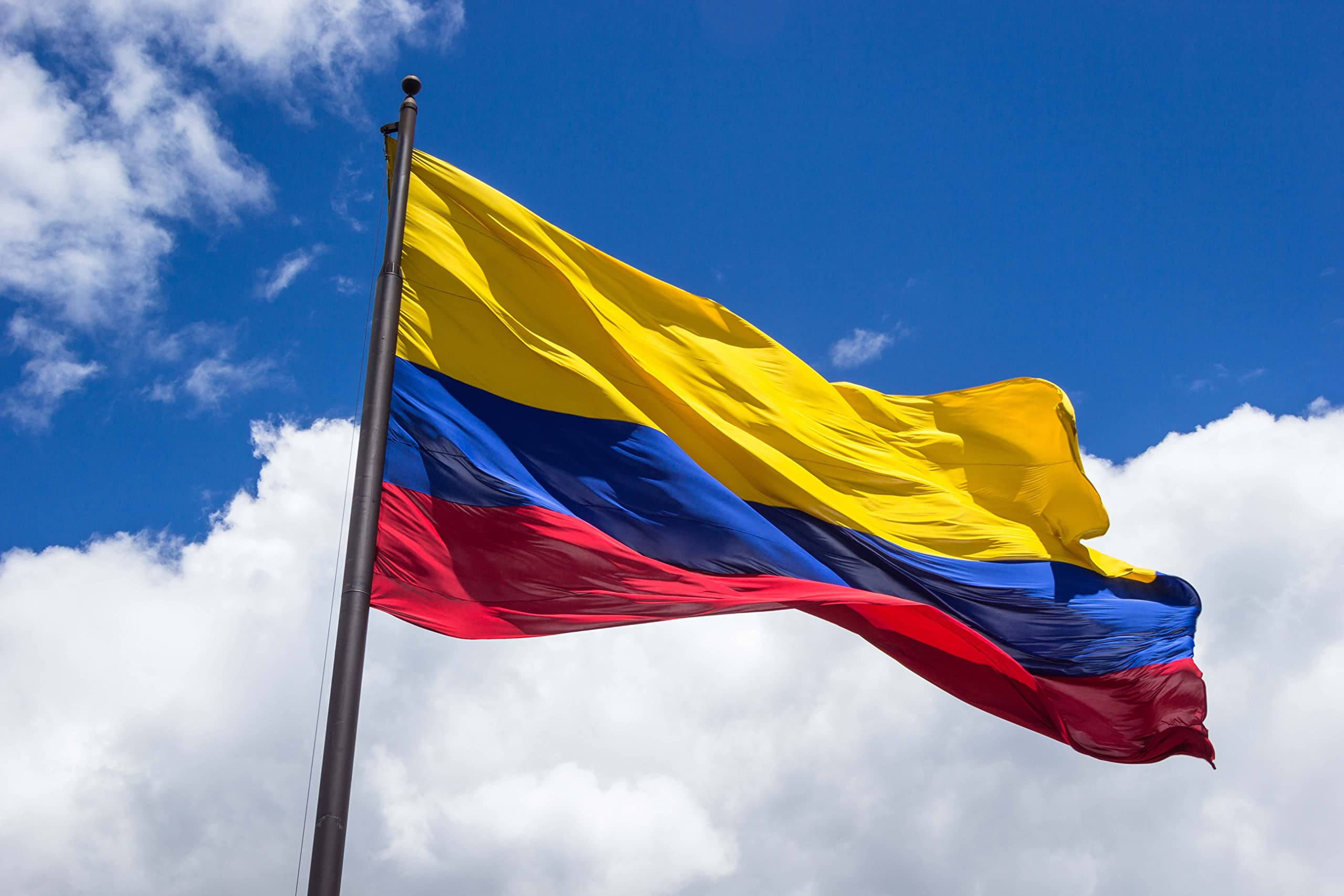3x5 Ft Colombia Flag Large Colombia 90 X 150cm With 2 Brass Grommets Colombian National Flag For Party Festival Procession Celebration Sport Activities Garden Home Indoor Outdoor Decoration
