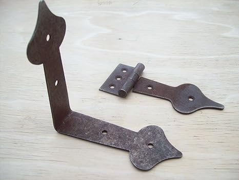 Ironmongery World Antique Aged Rustic Spear Leaf Head Chest