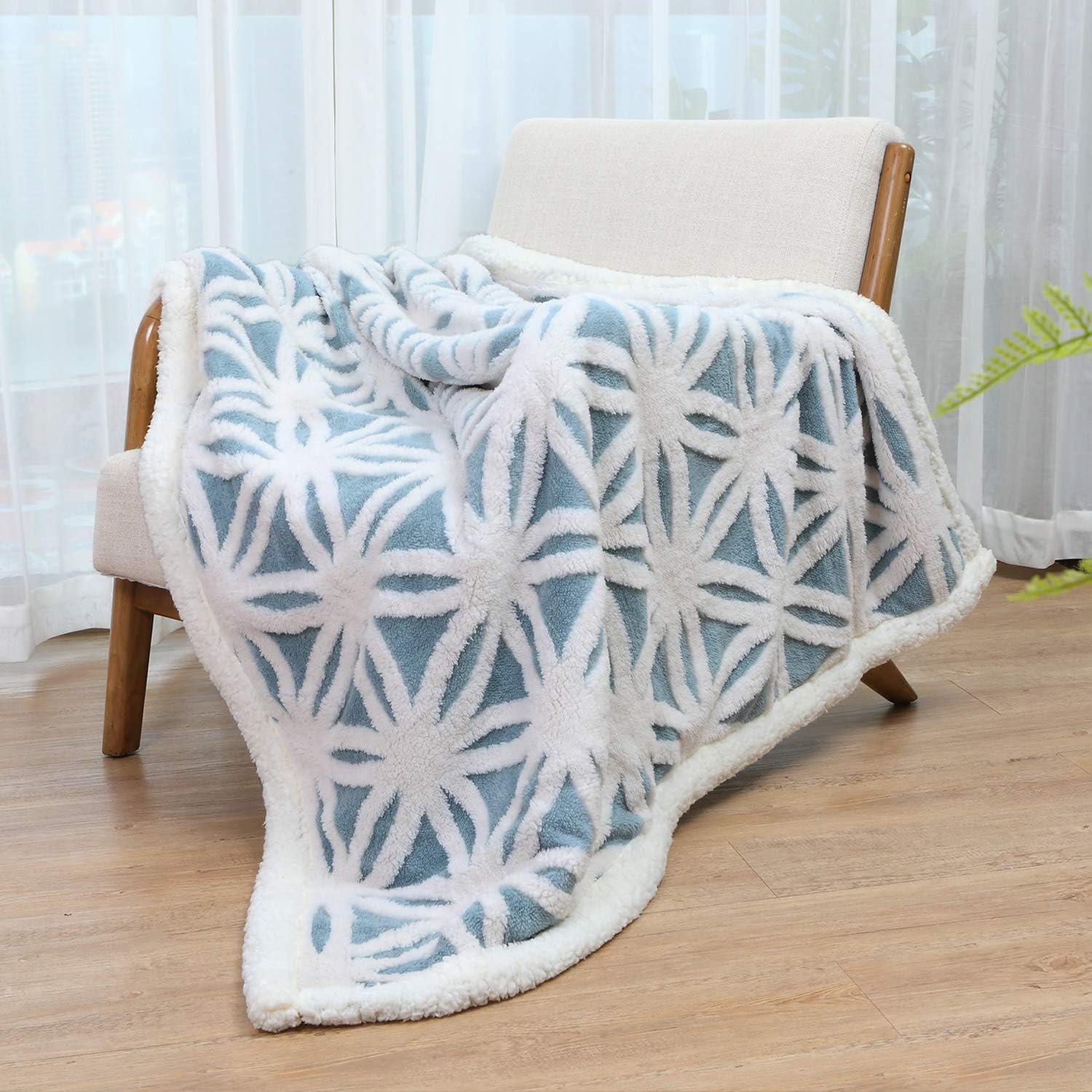LOMAO Sherpa Fleece Blanket Fuzzy Soft Bed Blanket Dual Sided Throw Blanket fit Couch Sofa (Light Blue,51x63 inch): Home & Kitchen