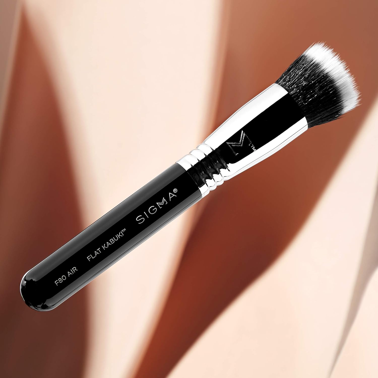 Sigma Beauty Professional F80 Air Flat Kabuki Highlighter Makeup Brush with Sigmax fibers for Buffing and Blending Liquid, Cream and Powder for the "no makeup" look: Beauty