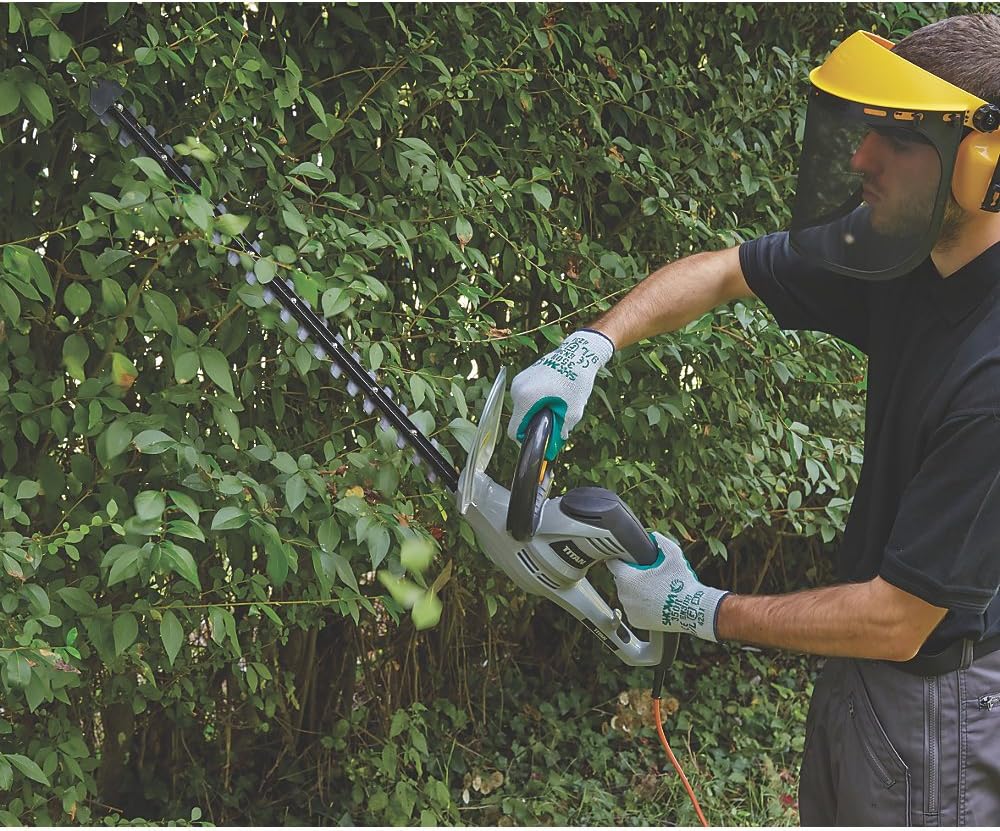 titan ttb357ght 60cm 550w 230v corded electric hedge trimmer