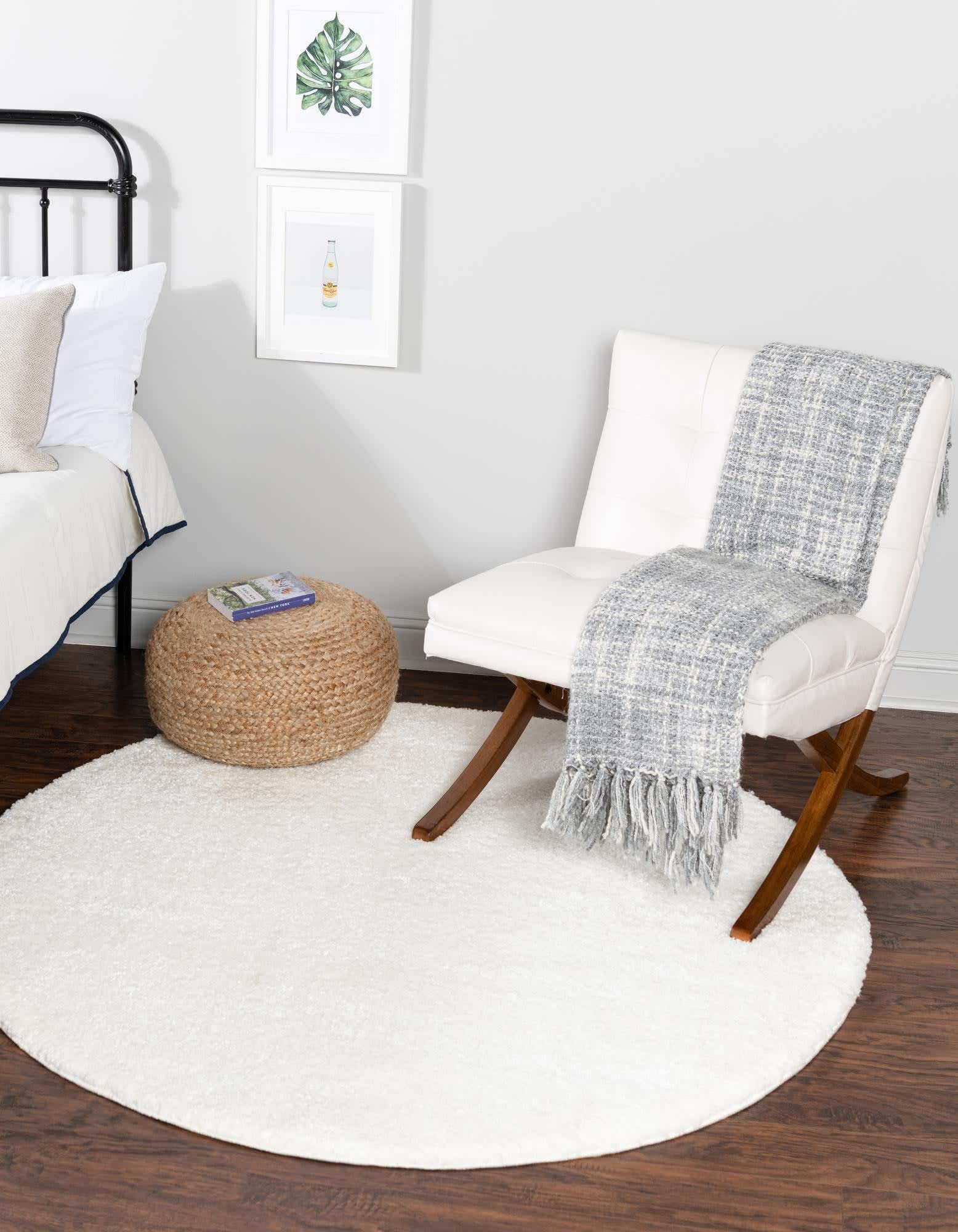 Unique Loom Solo Collection Area Rug - Calabasas (5' 3" Round, Snow White) Image