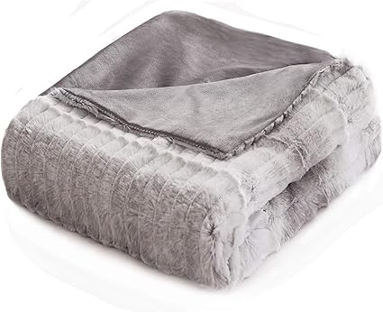 Amazon Co Jp Kawahome 3d立体カット ファー 毛布 ひざ掛け ハーフケット 150 100cm 高級 大判 二枚合わせ 長毛 マイクロファイバー フリース ブランケット おしゃれ ストライプ柄 秋冬 軽量 ふわふわ 柔らかい あったか ひざかけ プレゼント 車用 ソファー用 静電気
