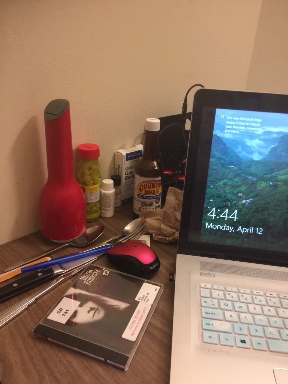 FinaMill – Award Winning Battery Operated Pepper Mill & Spice Grinder in One. Adjustable Coarseness. Ceramic Grinding Elements. One Touch Operation with LED Light. includes 2 Quick-Change ProPlus Pods photo review