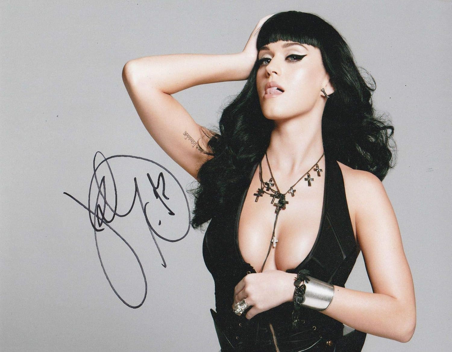 Photographs - Photo Katy Perry Autograph Signed 8 x 10