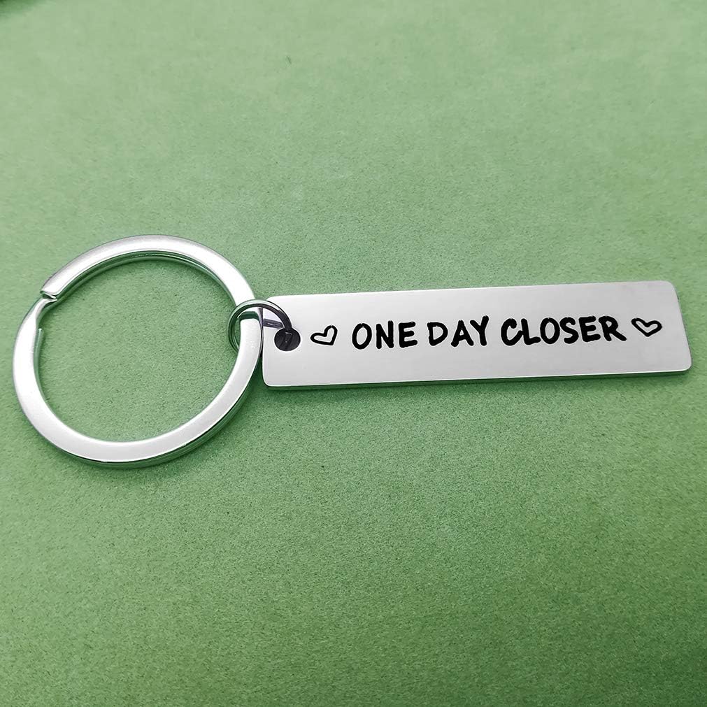 Huwujiu Valentines Day Gifts for Women Men Long Distance Relationship Gifts Keyring for Him Her Boyfriend Girlfriend Gift Christmas Birthday Anniversary Presents for Couple - Image 3