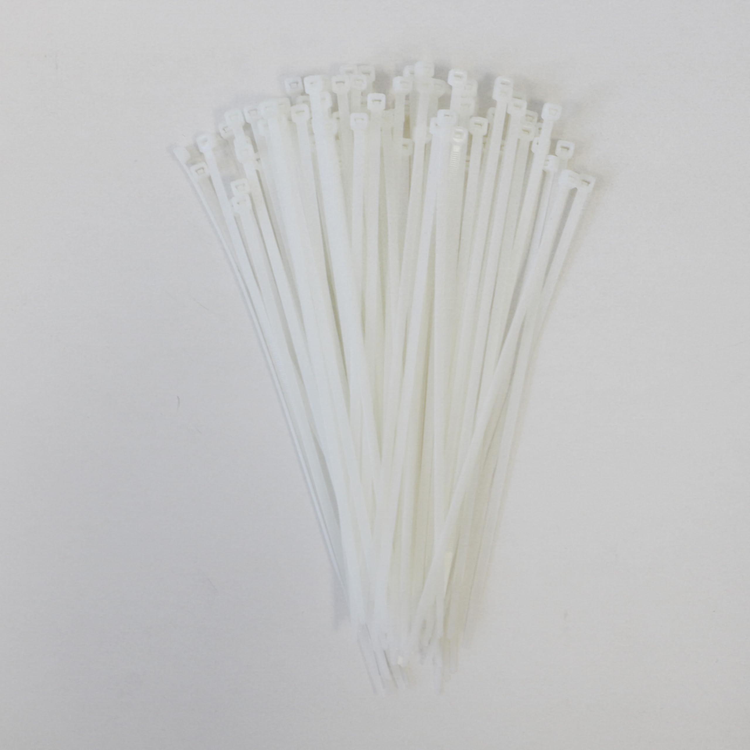 Schneider Electric Thorsman Cable Ties Pack of 100 Polyamide 250 x 4.8 mm, Clear Colour, Various Sizes, Smooth Rounded Edges, Super Durable, Self-Locking Cable Ties for Cable Management