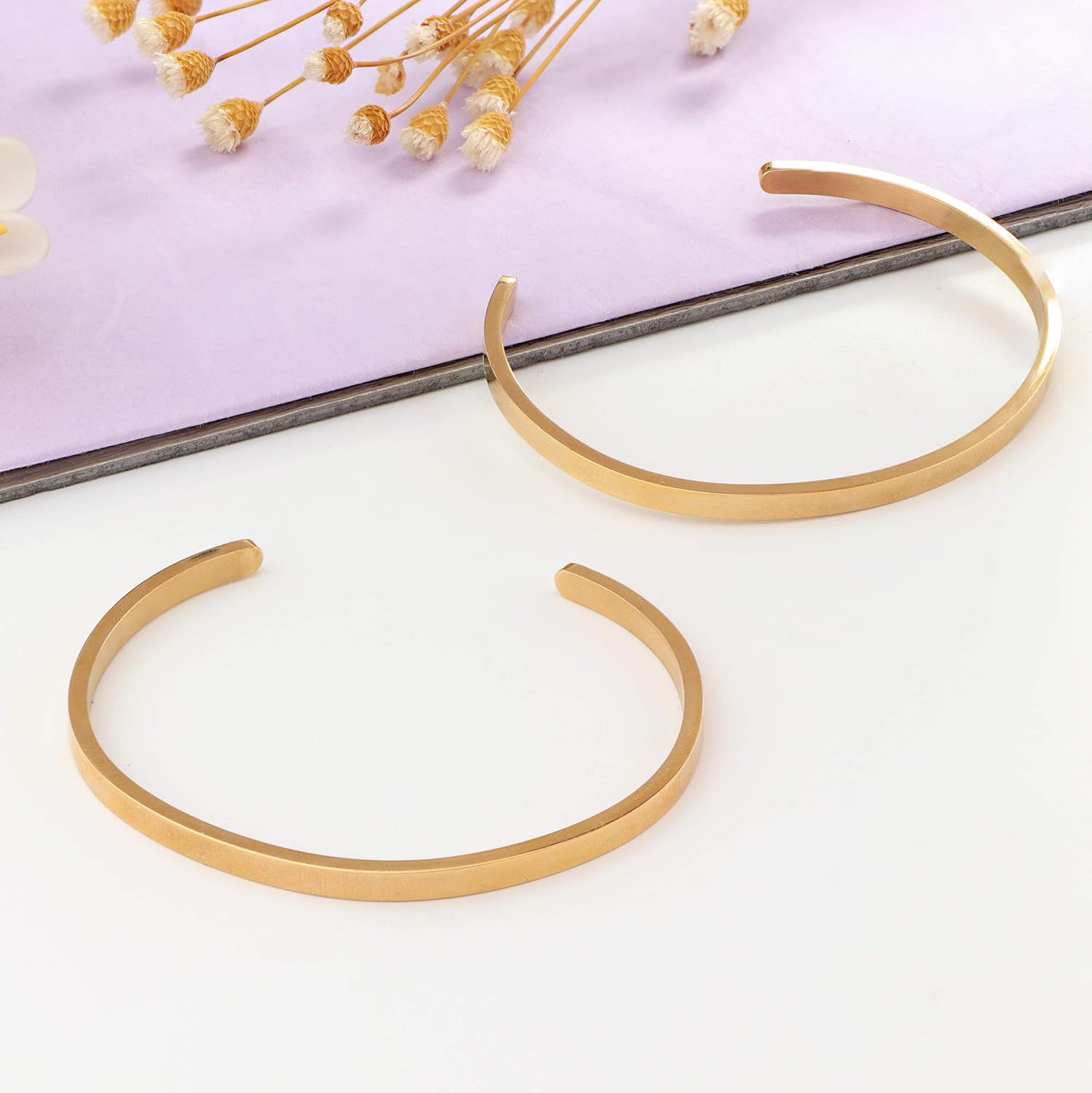 Milacolato 2 Pcs Stainless Steel Thin Cuff Bracelet 18K White/Rose/Yellow Gold Plated Oval Couples Love Bracelets Plain Open Cuff Bangle Jewelry Gift for Him and Her: Clothing