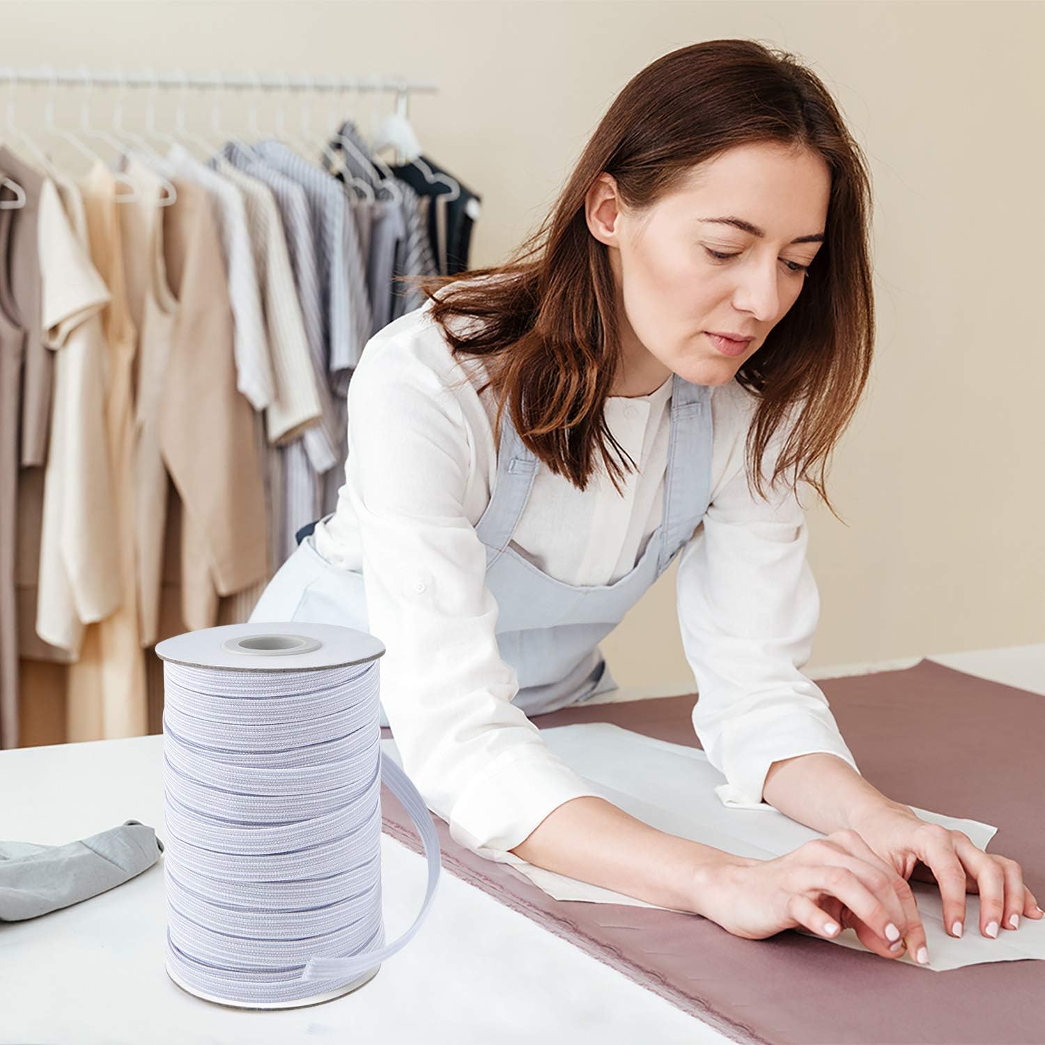 Warm notice. Женщина шьет. Портной. Курсы шитья. Самозанятые женщины.