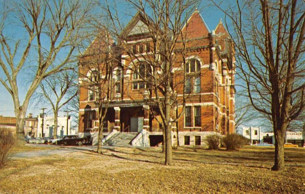 Paola Kansas Miami Court House Street View Vintage Postcard K53587 at Amazon's Entertainment
