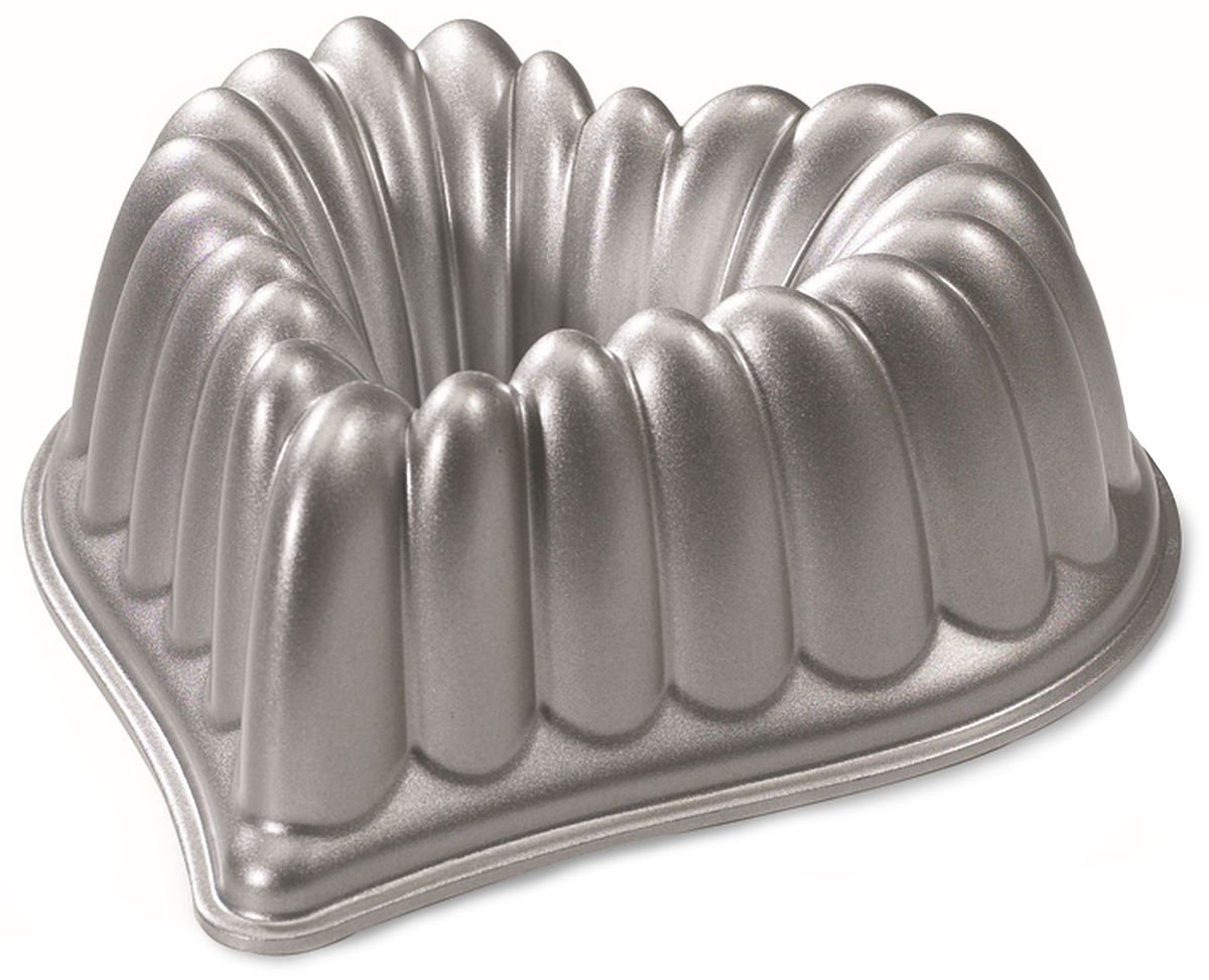 Nordic Ware Elegant Heart Bundt Pan, Cast Aluminium Bundt Tin, Official Bundt Cake Tin with Heart Shape, Cake Mould Made in the USA, Colour: Toffee