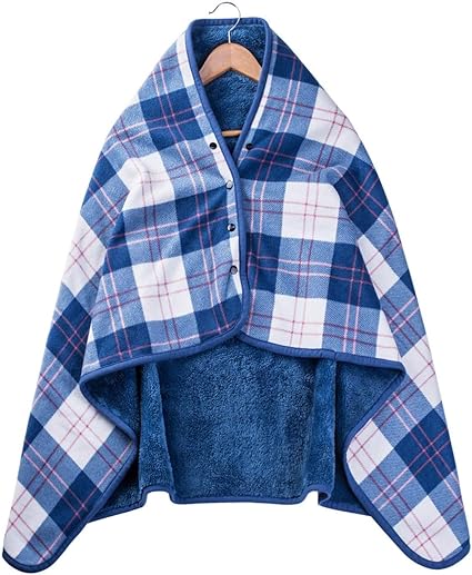 Amazon Co Jp ひざ掛け 大判 腰巻き ブランケット 毛布 防寒対策 肩掛け ボタン付きフランネル 多機能 着る毛布 チェック柄 通年使用 洗える80 135cm ホーム キッチン