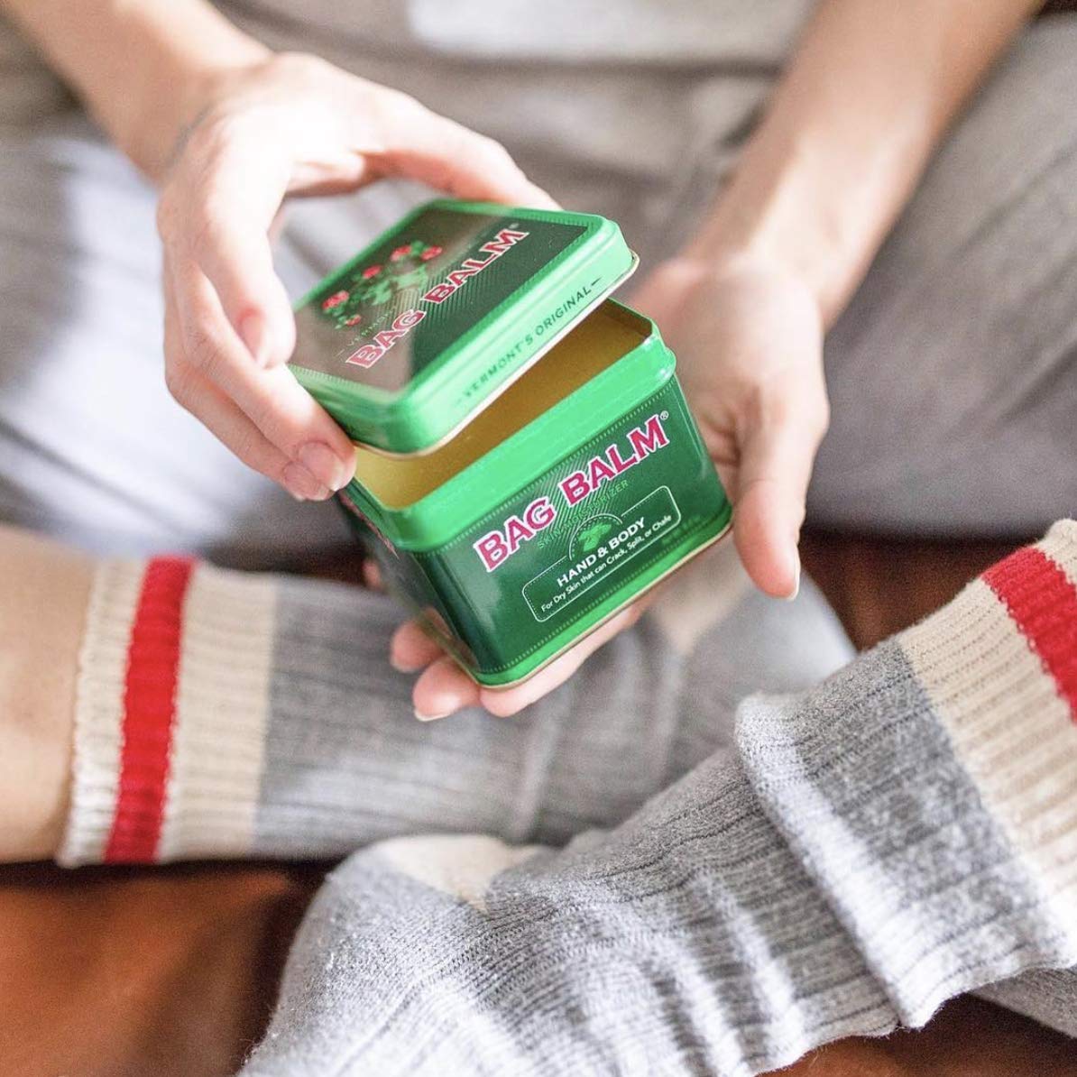 Vermont's Original Bag Balm for Dry Chapped Skin Conditions (4 Ounce Tin (1 Tin)): Beauty