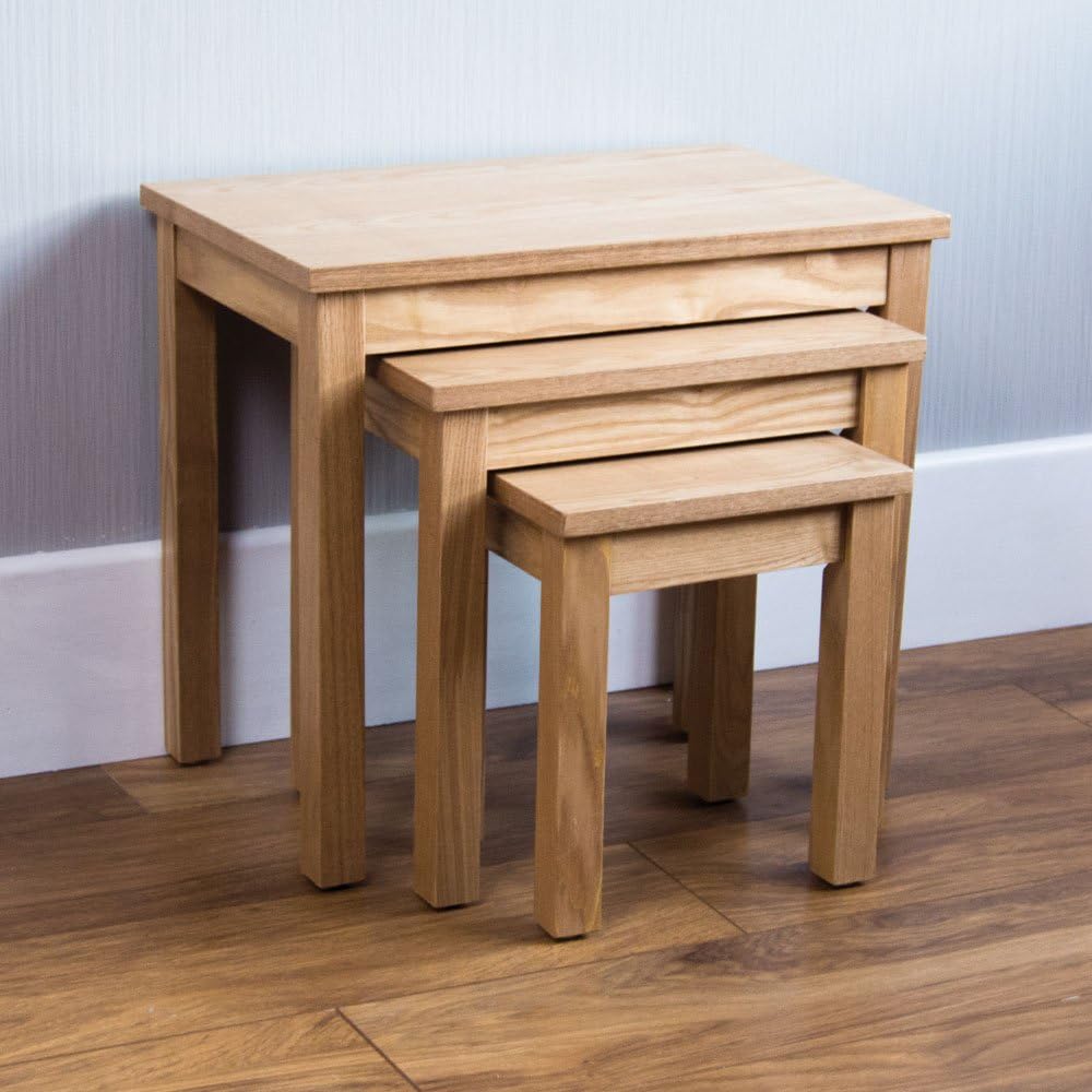 Vida Designs Oakridge Nest of Tables in Natural Oak Veneer, Brown, 53,5 cm x 34,5 cm x 47 cm