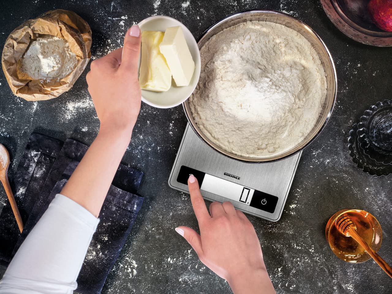 Soehnle Page Electronic Professional Digital Household Kitchen Scales Silver Weight up to 15 kg with 1 g Accuracy Scales with Patented Sensor Touch Function incl. Batteries