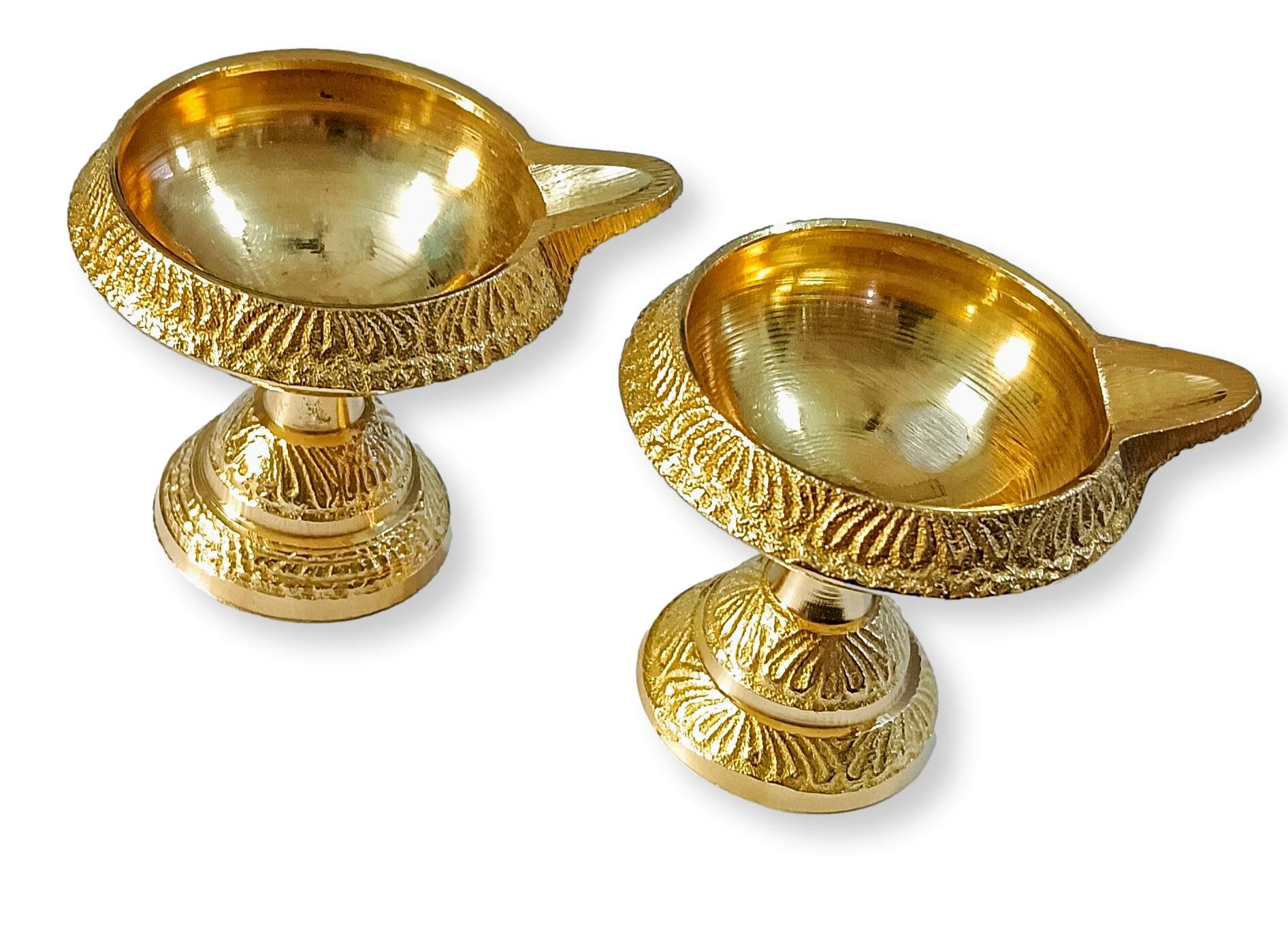 athizay Traditional Standing Brass Diya Set – Pack of 2 Indian Oil Lamps for Pooja, Mandir & Home Decor | Pure Brass Vilakku | Festival Gift