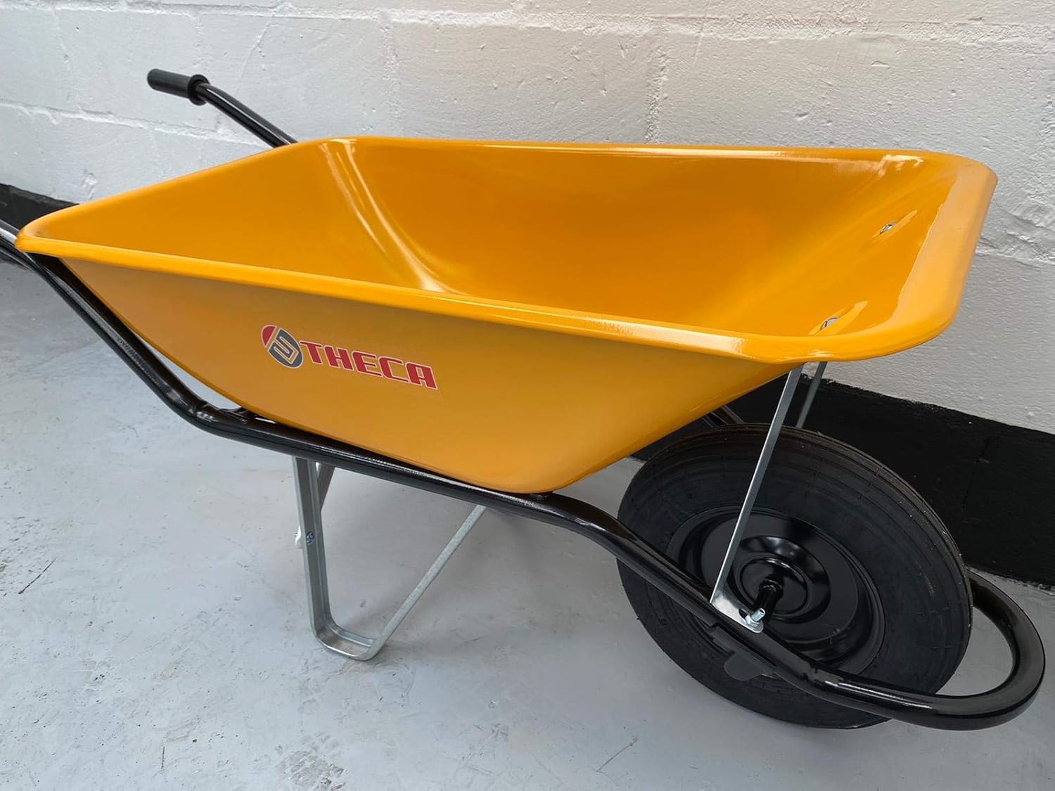 heavy duty wheelbarrow, garden wheelbarrow, equestrian wheelbarrow, 110L sand capacity