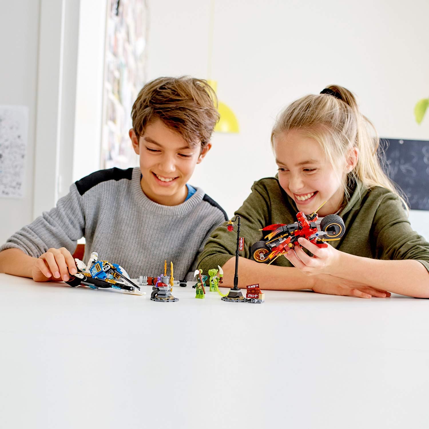 lego ninjago kai's blade cycle & zane's snowmobile 70667