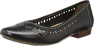 clarks flat shoes