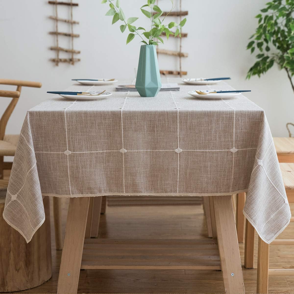 bella tovaglia per il tavolo della sala da pranzo