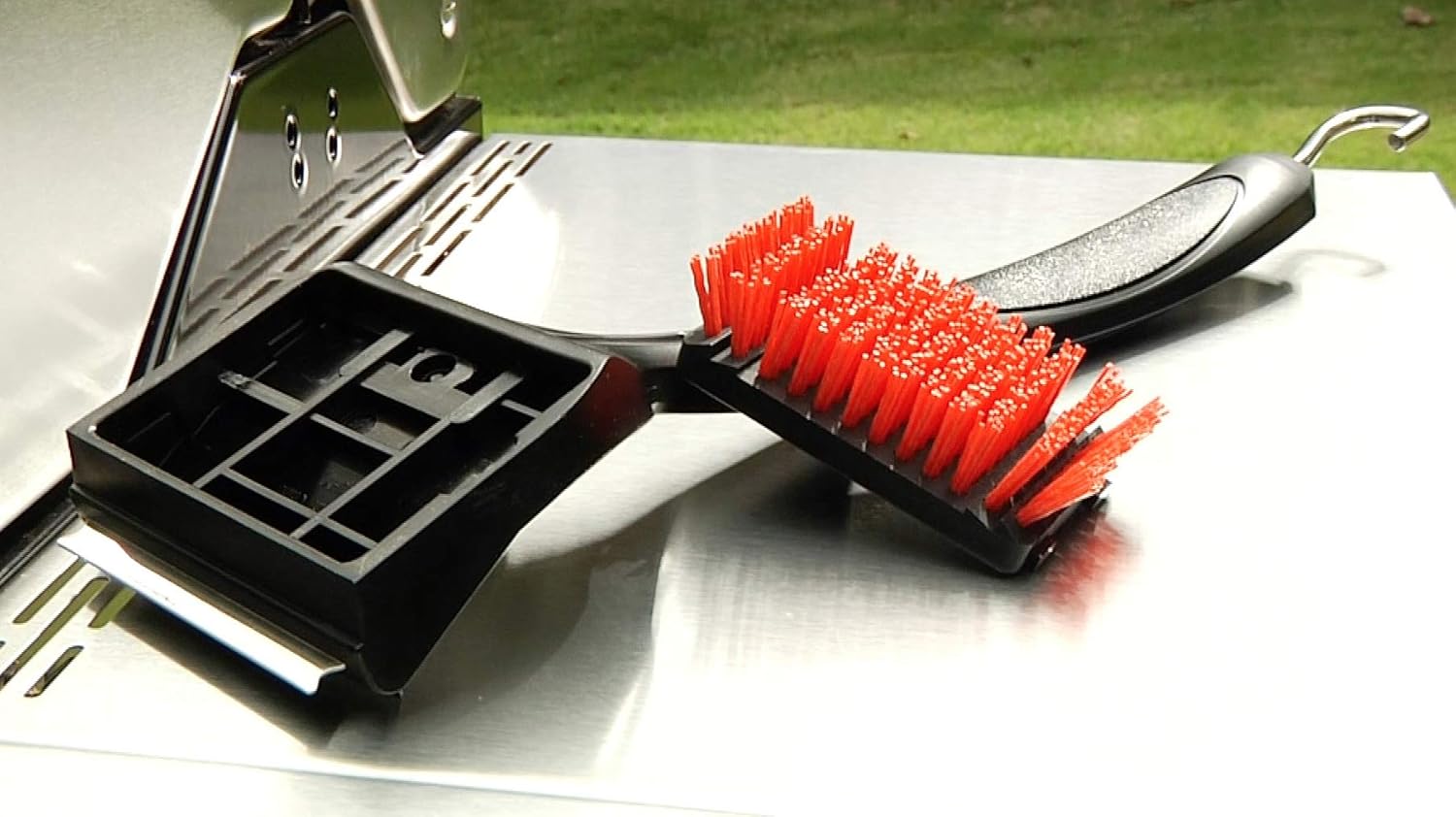 Char-Broil 8666894 SAFER Replaceable Head Nylon Bristle Grill Brush with Cool Clean Technology, One Size : Garden & Outdoor