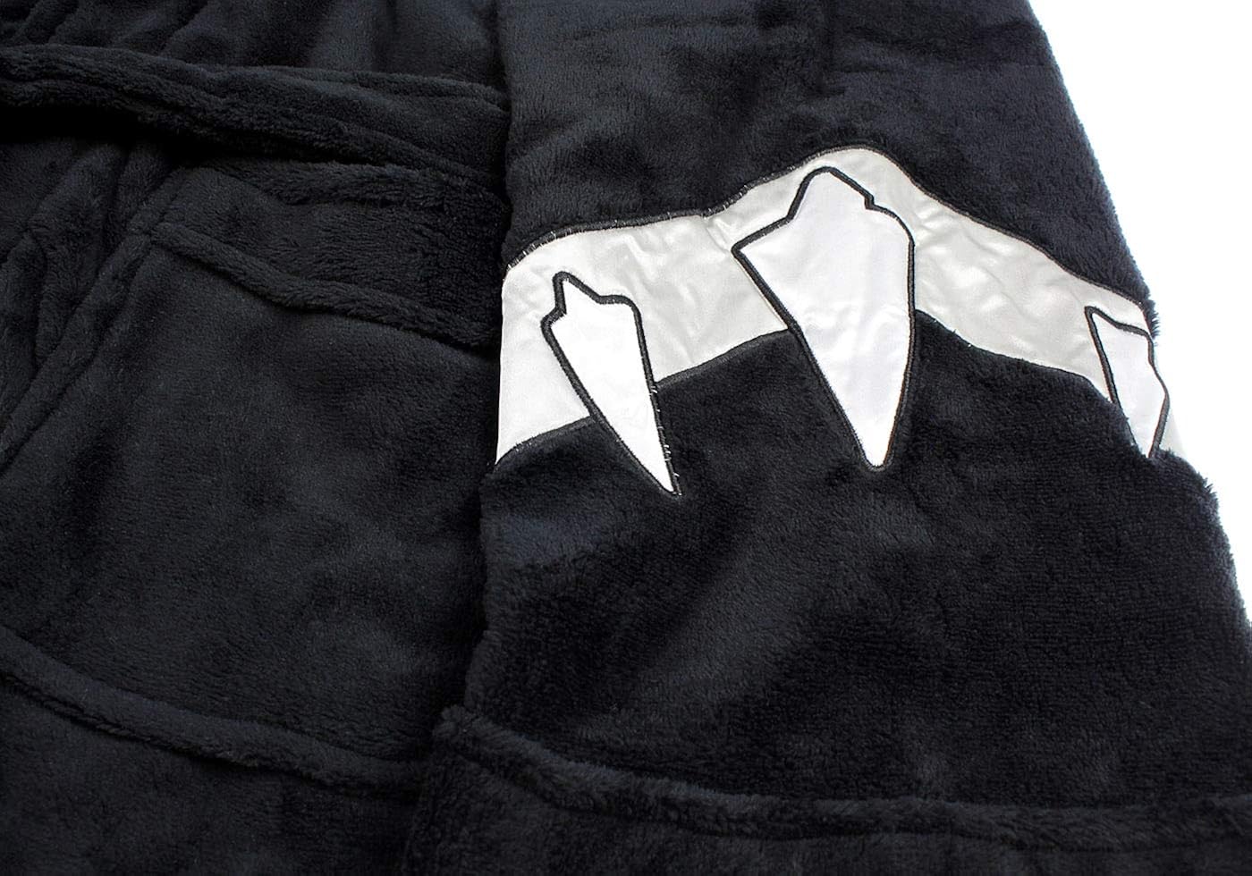 Marvel Universe Mens Black Panther Fleece Costume Bathrobe: Clothing