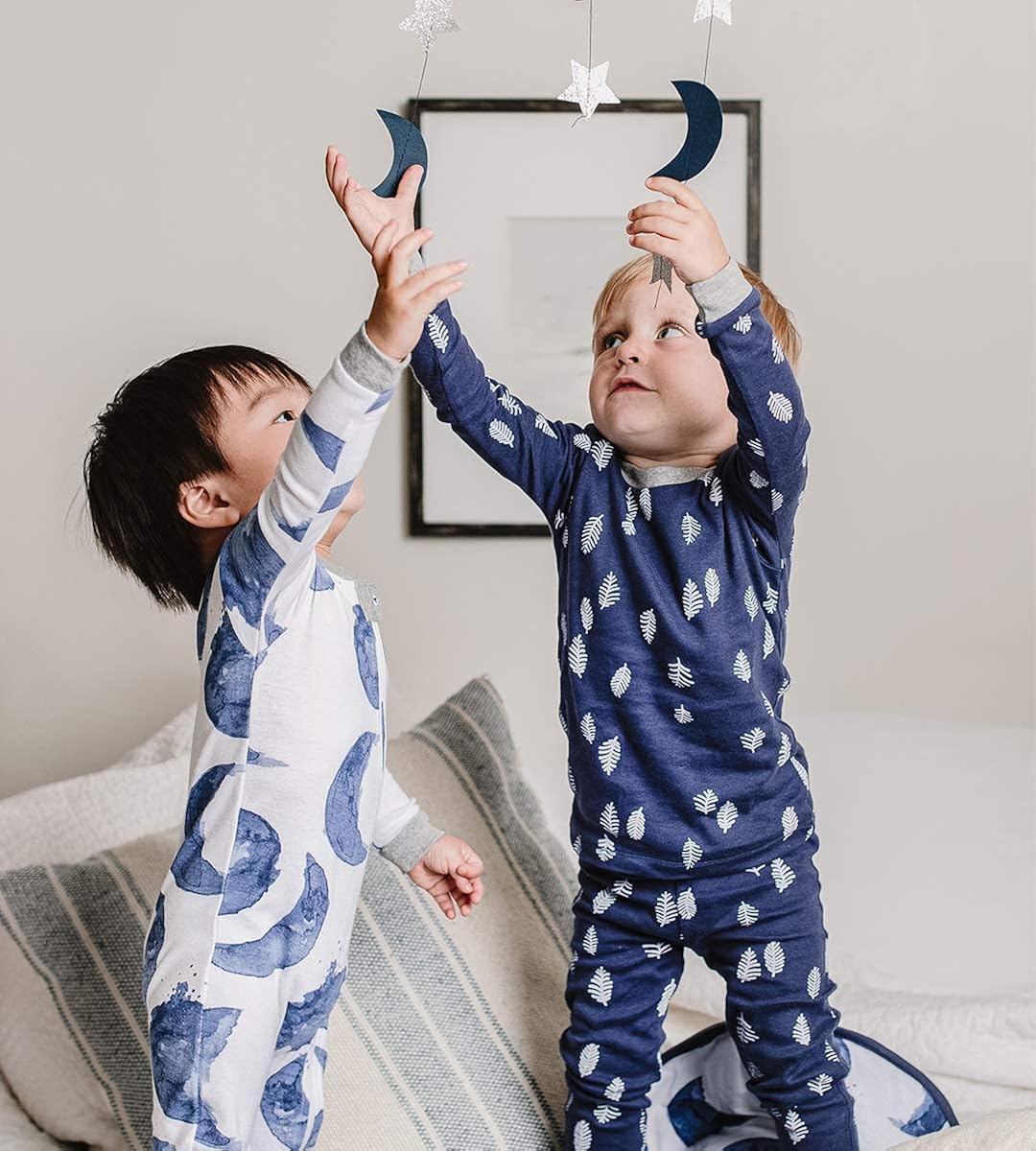 Burt's Bees Baby Baby Boys Sleeper Pajamas, Zip-Front Non-Slip Footie PJs, Organic Cotton: Clothing