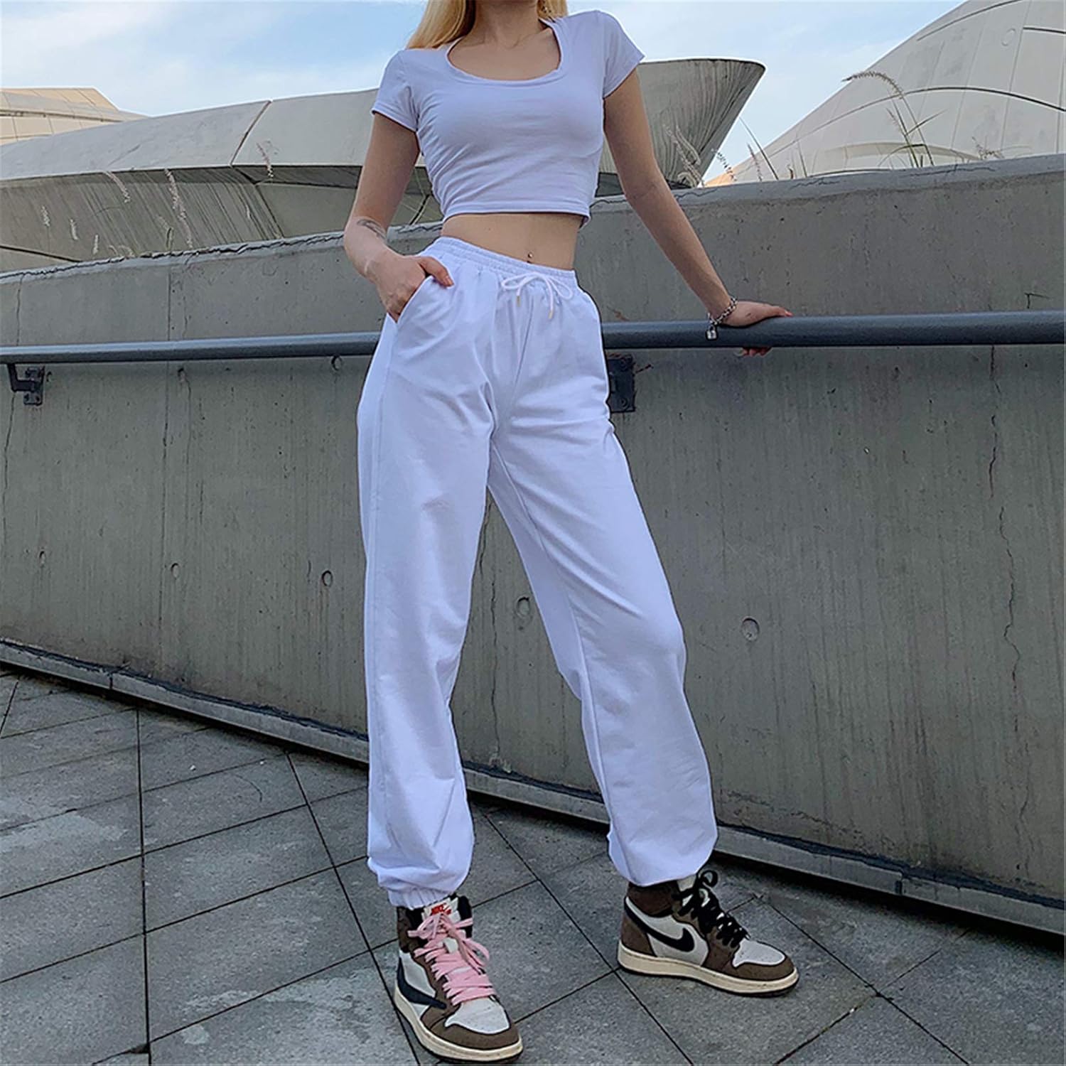 pantaloni sportivi larghi