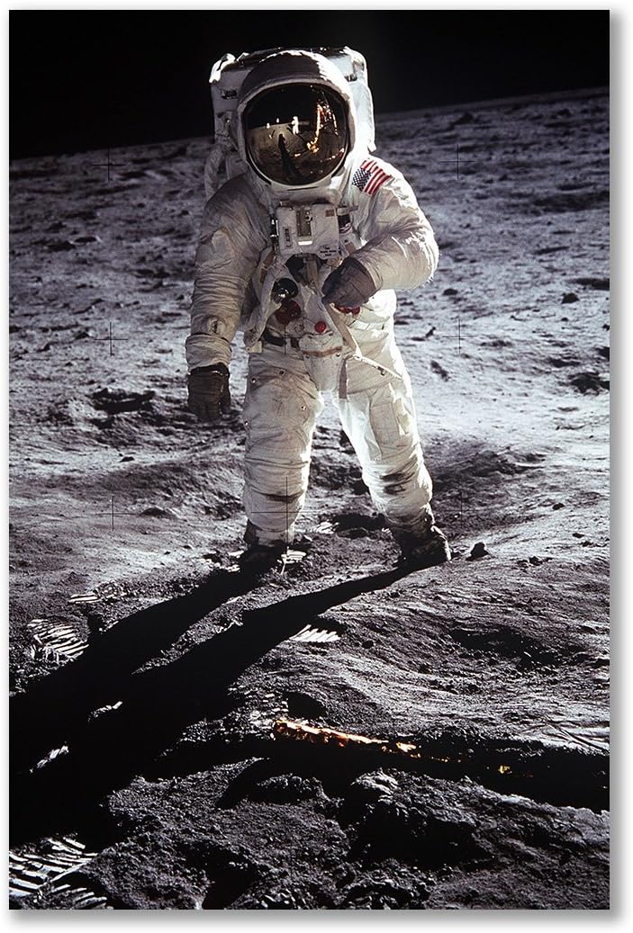 Poster art print: ASTRONAUT MOON APOLLO 11 (A1 maxi - 61x91.5cm / 24x36in, semi-gloss satin paper, gift artwork home decor decorative)