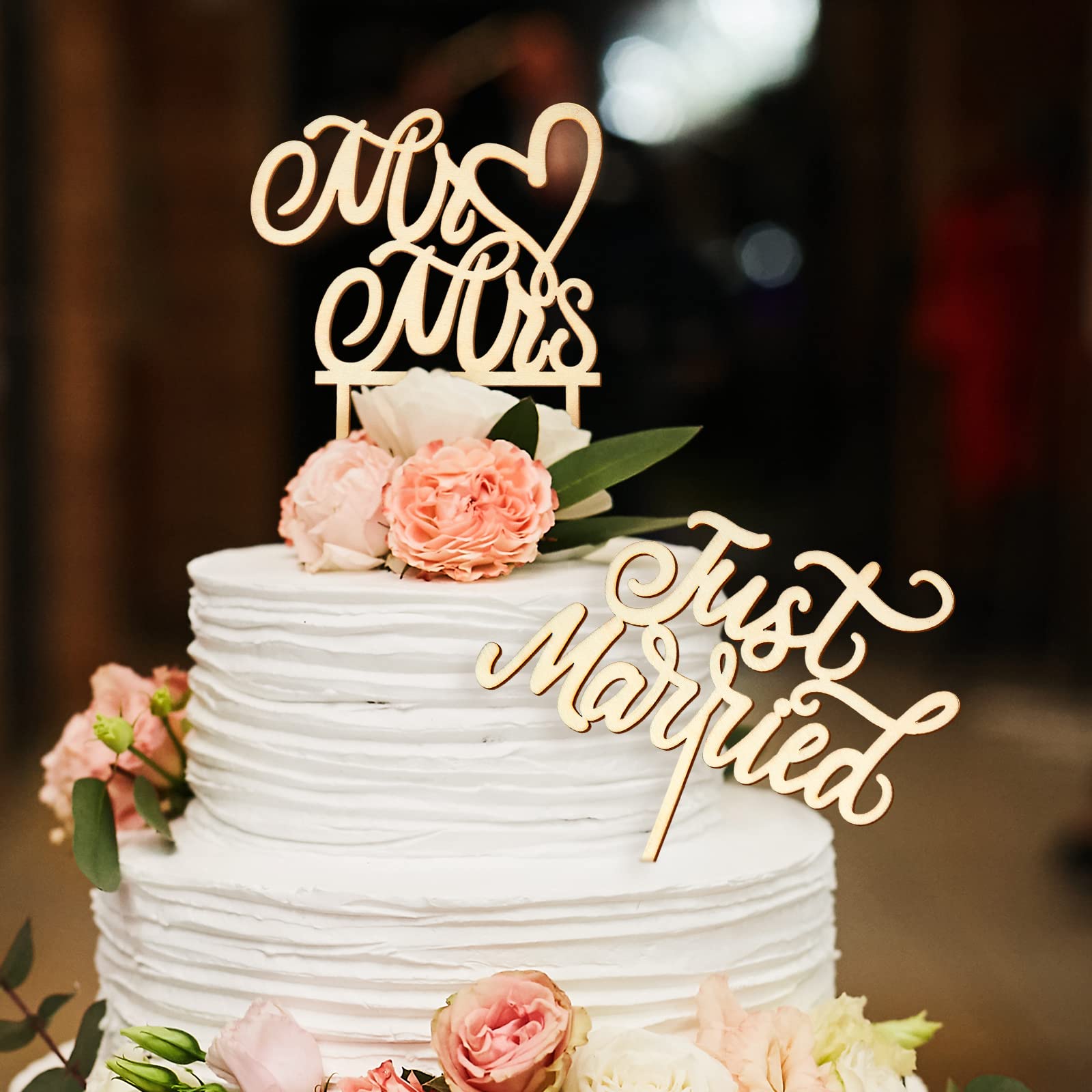 Wedding Cake Topper 2 Pieces Letters Engagement Decoration Favor Mr and Mrs Cake Topper Wooden Rustic for Cakes Anniversary Party Decoration(Married Style)