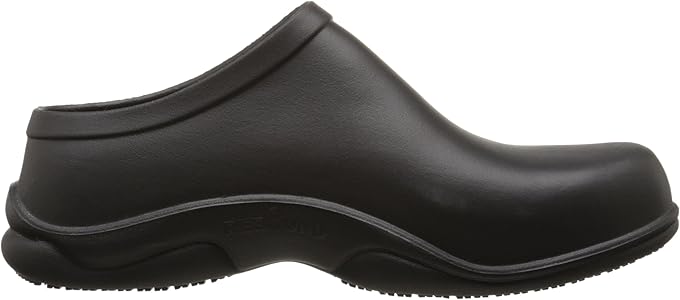 black and white heels outfit