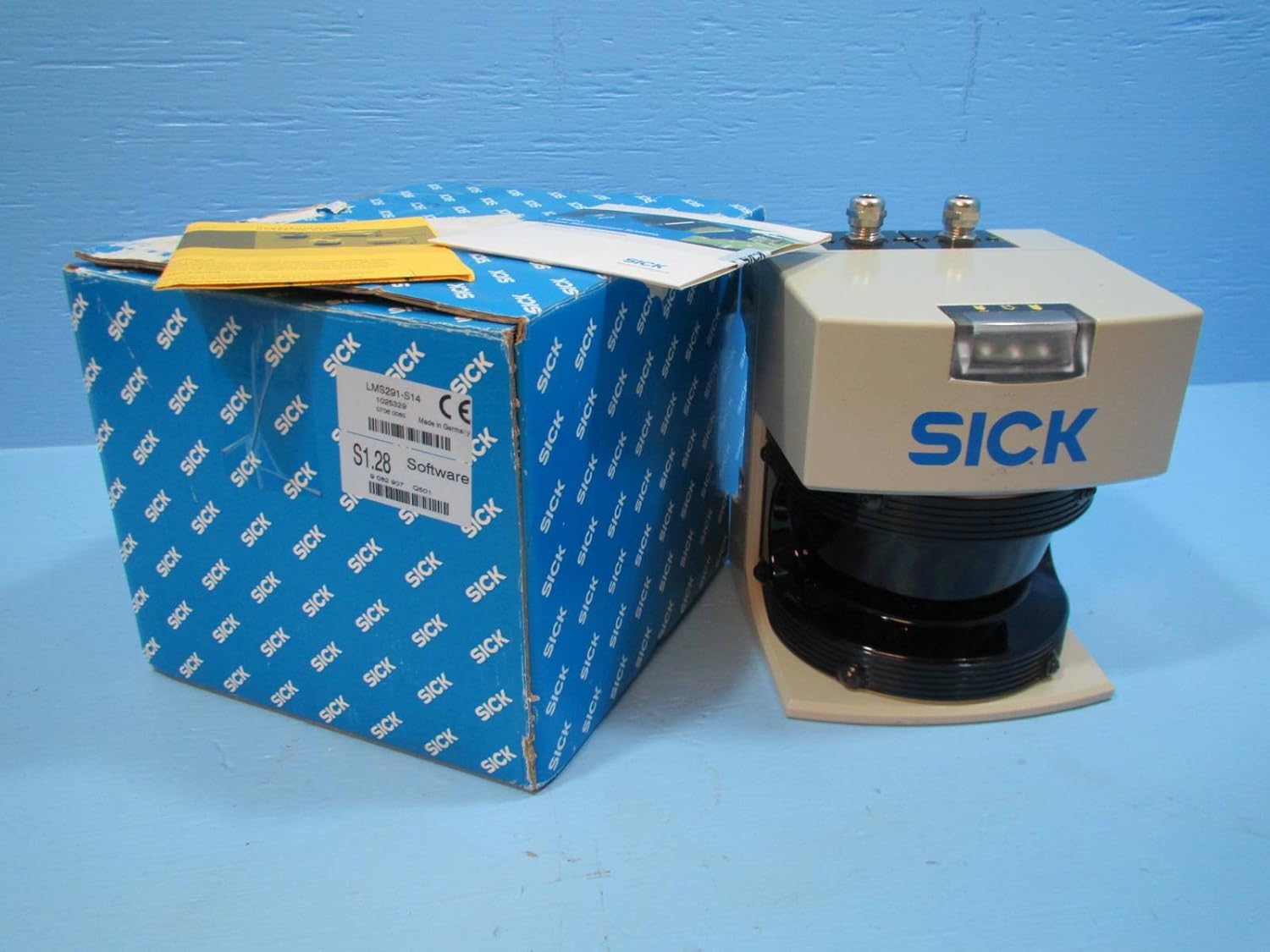 New Sick Optic LMS-291-S14 Laser Measurement Sensor 1025329 Nib 90 deg S1.28: Amazon.com: Industrial & Scientific