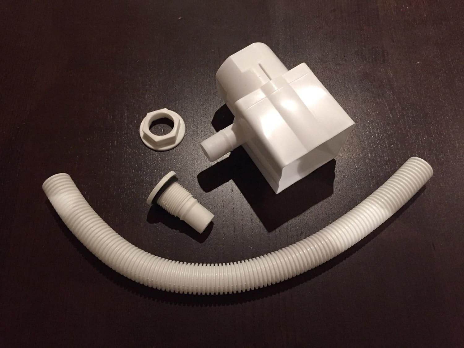 NEW WHITE WATER BUTT RAIN DIVERTER KIT, FITS SQUARE AND ROUND DOWN PIPES Amazon.co.uk Garden NEW WHITE WATER BUTT RAIN DIVERTER KIT, FITS SQUARE AND ROUND DOWN PIPES Amazon.co.uk Garden