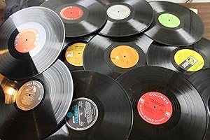 VinylShopUS - Lot of 12" Vinyl Records for Crafts & Decoration Artwork for Party Decor Artist Studio Vintage Look (Lot of 10)