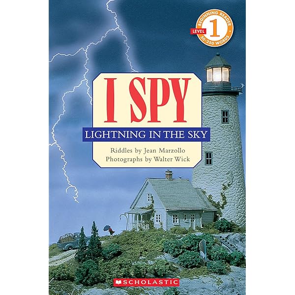 Amazon.com: I Spy A Skeleton (Scholastic Reader Level 1