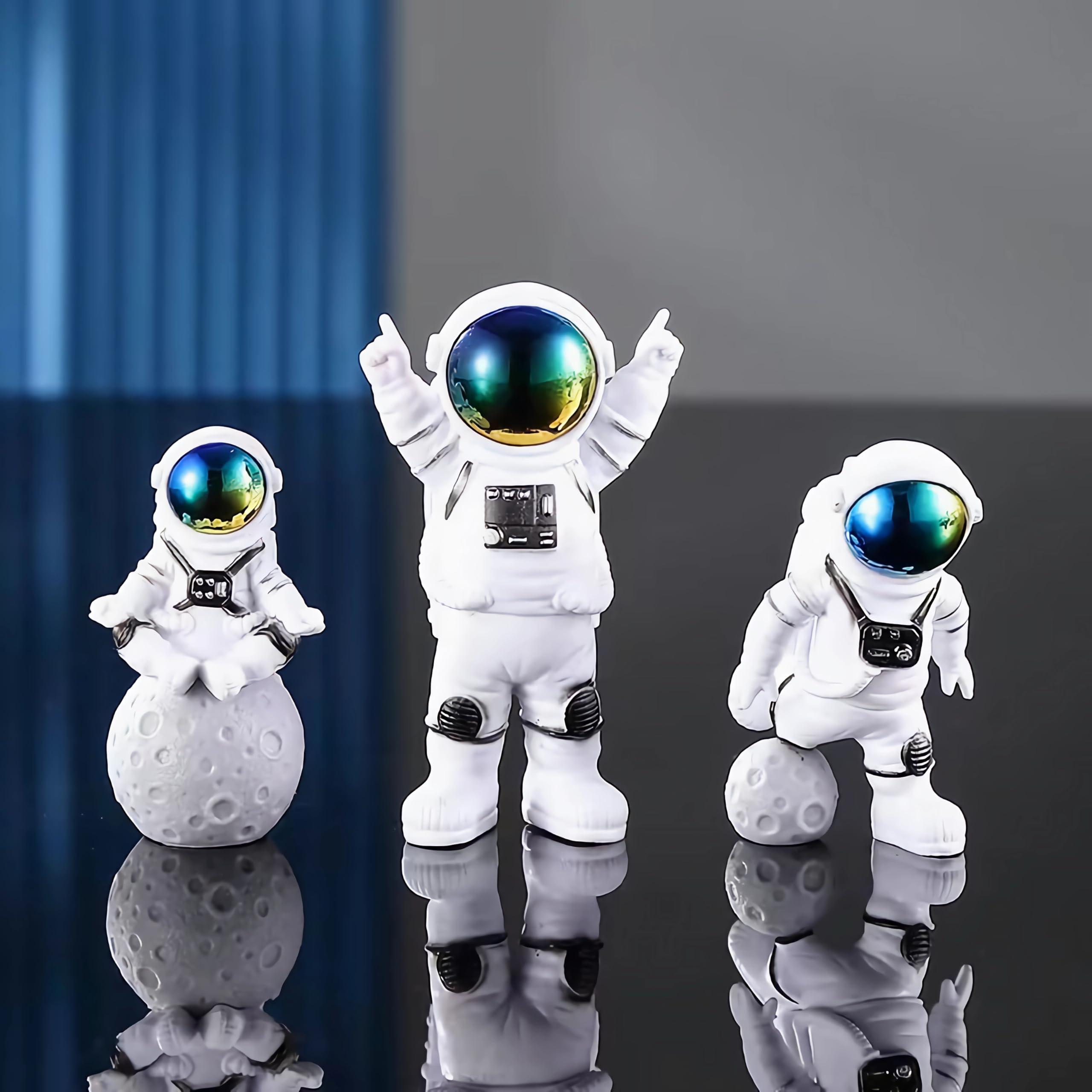 Ni-JASW Gradient Astronaut Statues Set of 3, Spaceman Figurines Space Theme Room Decor for Shelf Desk Nursery Cake Toppers