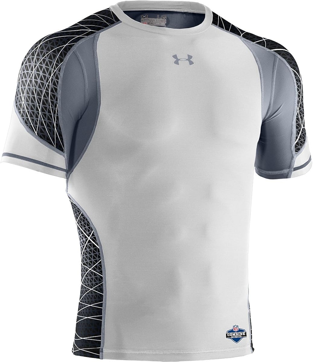 Under armour sport. Спортивная одежда under. Armour одежда для спорта. Under Armour спортивная одежда спиной. Under Armour combine термобелье Compression.