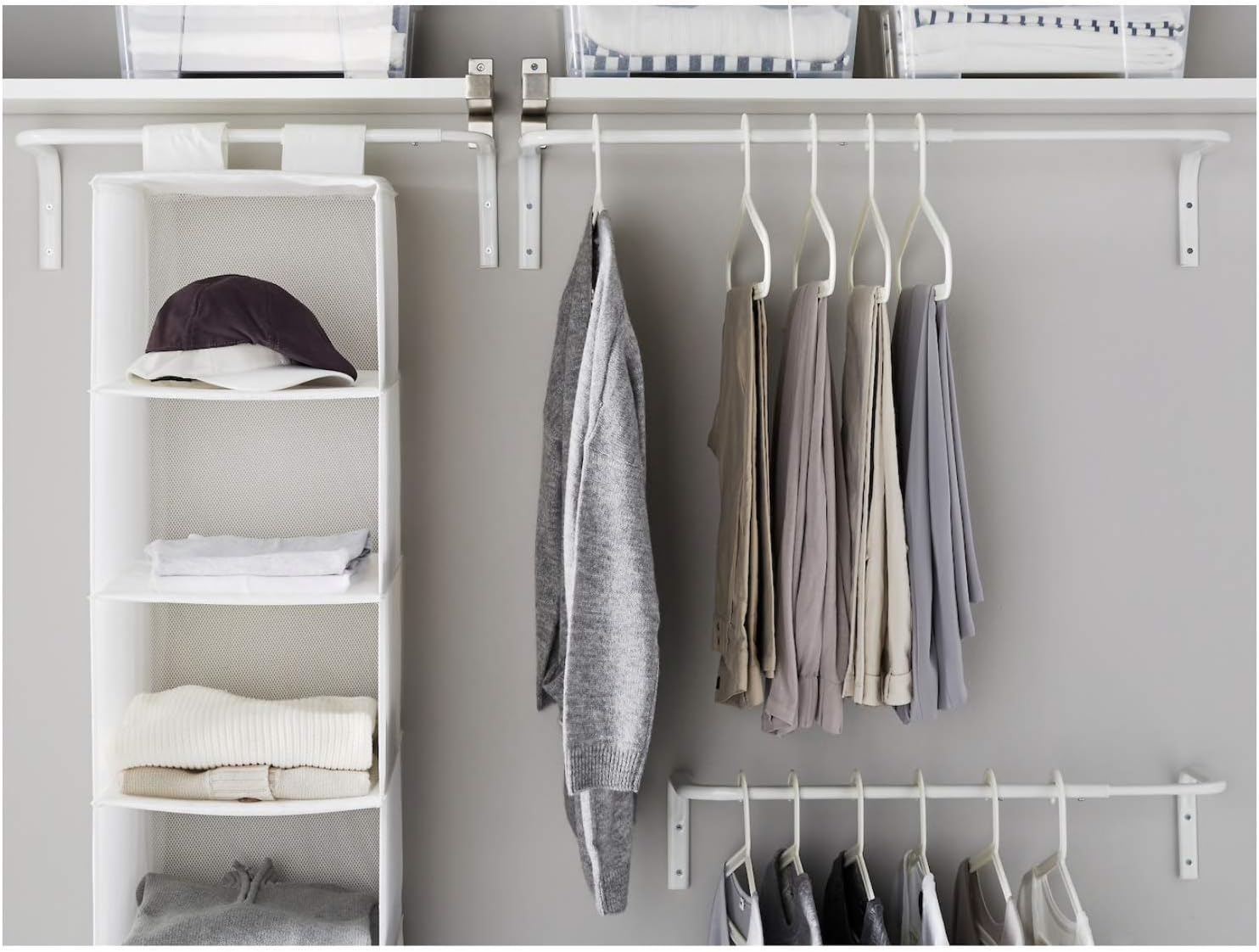 Полки в платяном шкафу. Полки на штангу в шкаф. Стеллаж из труб. Стеллажные системы для гардеробной аристо. Органайзер скубб икеа.