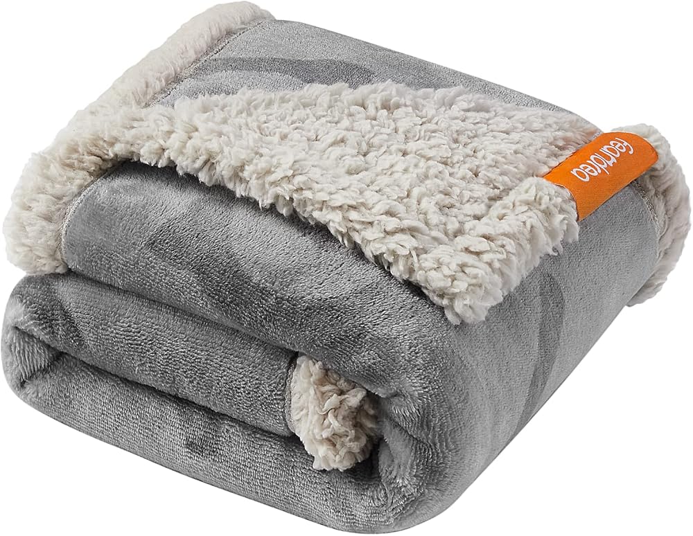 Feandrea Waterproof Dog Blanket Sherpa Fleece 73 x 63 cm Grey S