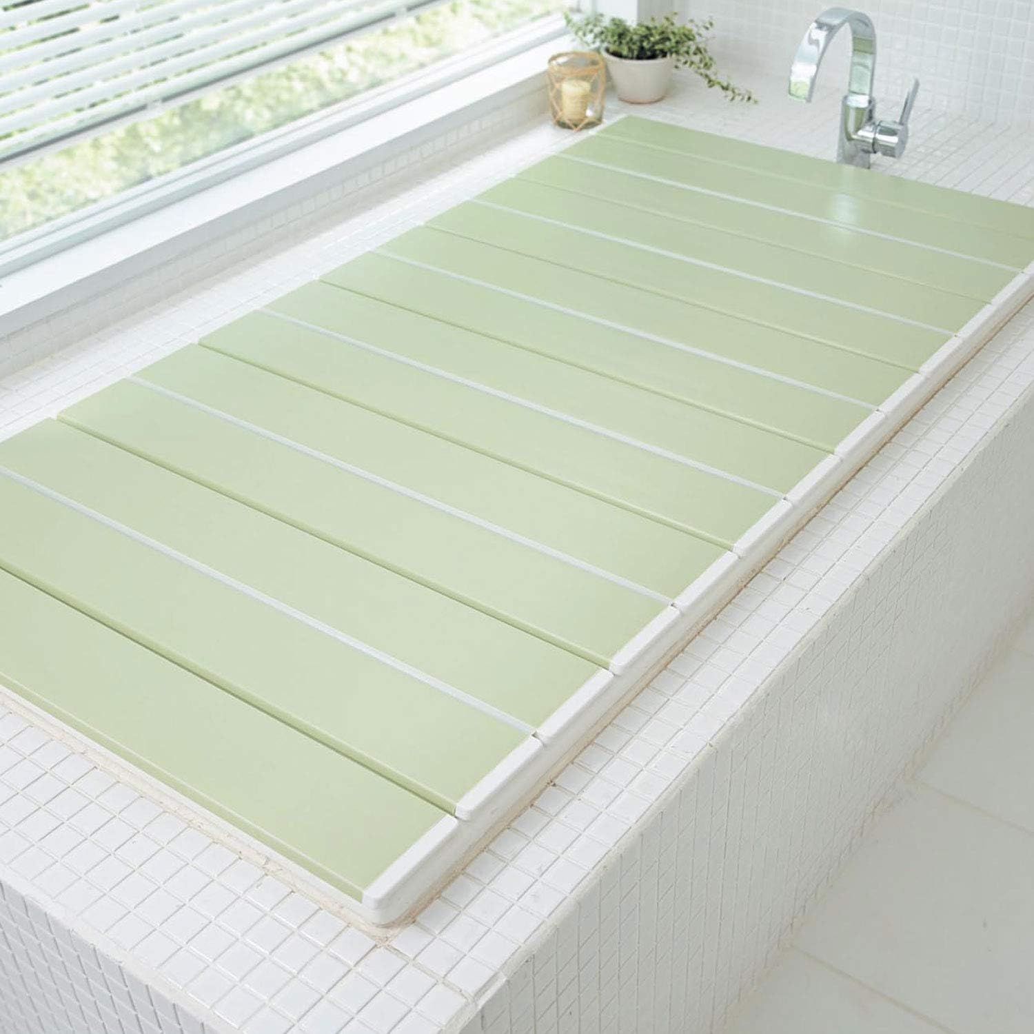 Amazon Co Jp ベルメゾン 風呂ふた 防カビ 抗菌 折りたたみ コンパクト 日本製 グリーン 約75 119 ホーム キッチン