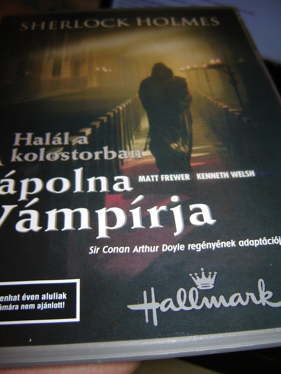 The Case of the Whitechapel Vampire / Halál a kolostorban / A kápolna vámpírja (2002) / REGION 2 DVD / Audio: English, Hungarian / Actors: Matt Frewer, Kenneth Welsh, Julian Casey, Danny Blanco, Isabel Dos Santos / Director: Rodney Gibbons / 120 minutes / Sherlock Holmes