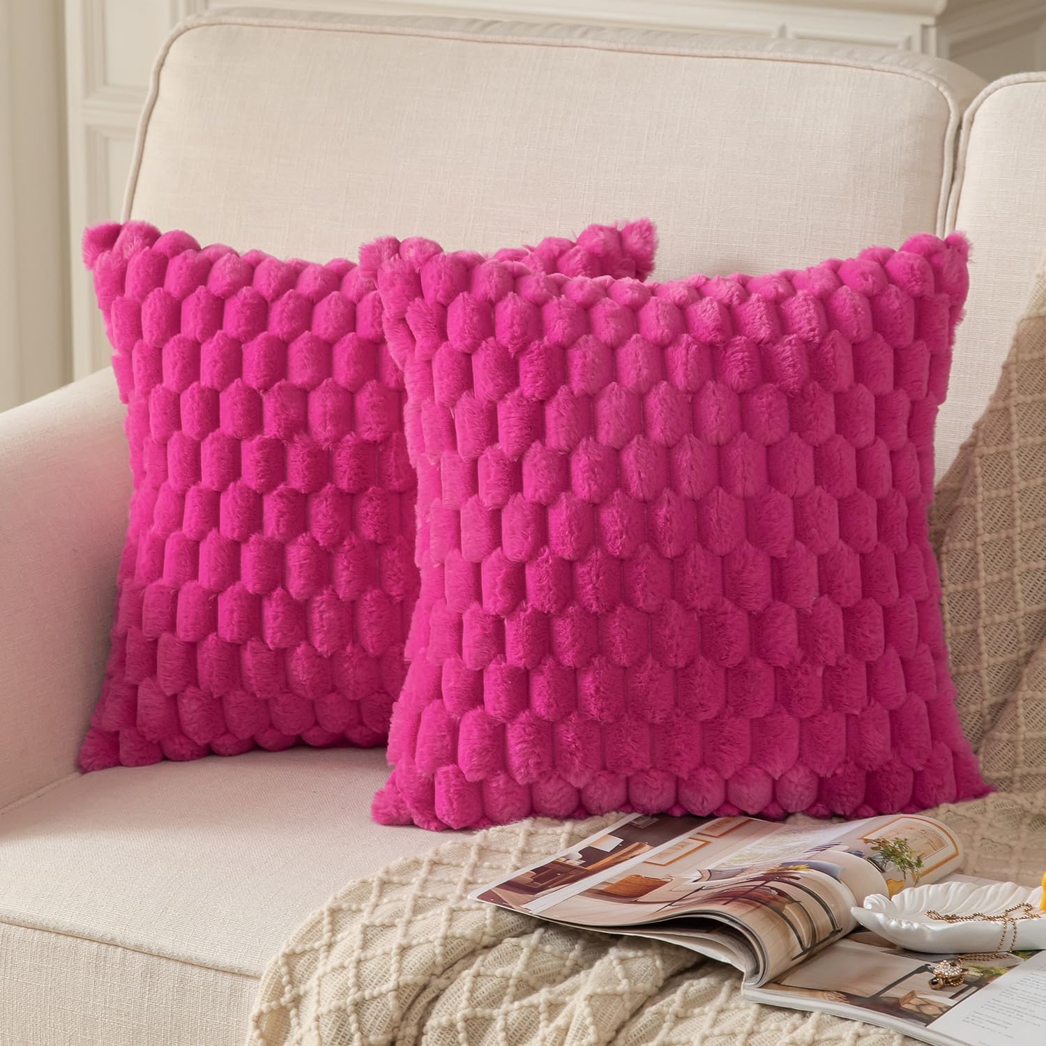Mandioo Pack of 2 Hot Pink Super Soft Plush Decorative Cushion Covers 18x18 inch 45x45 cm Wool Velvet Throw Pillow Covers cases Faux Fur fluffy Couch Sofa Bed Livingroom