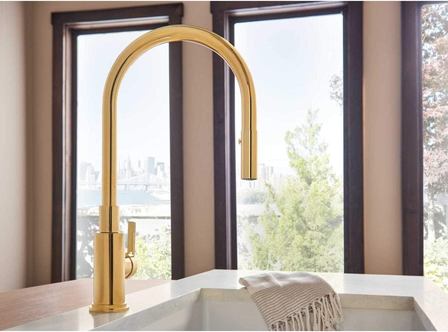Trady Kitchen Faucet Pull Down Single Handle Tube Pipe for Hand Faucet Single Lever Basin Mixer Single Handle Deck Mounted Bathroom Faucet Golden