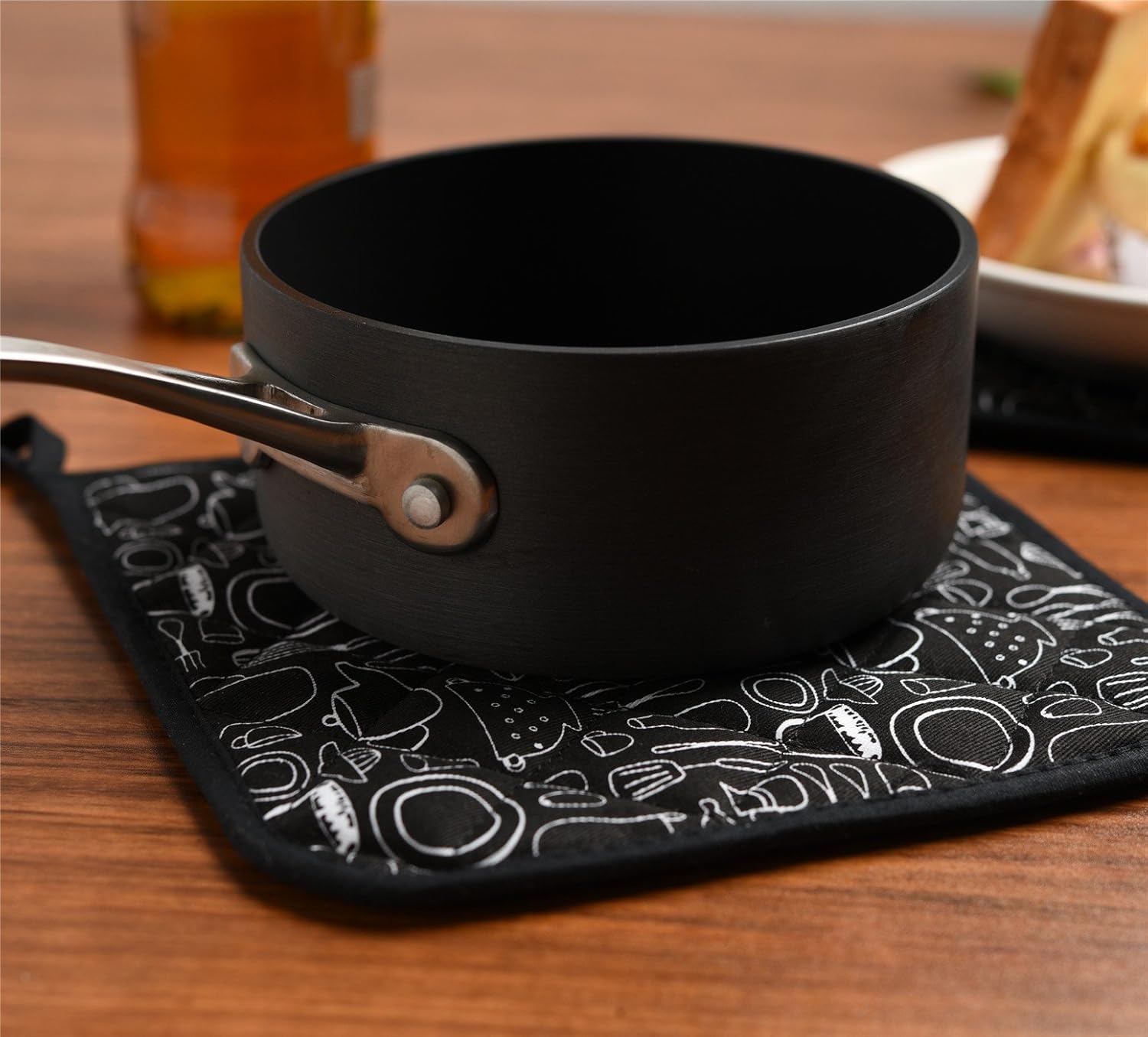 Jennice House Potholders Trivets Kitchen Heat Resistant Cotton Coasters Hot Pads Pot Holders Set of 5 for Everyday Cooking and Baking by 8 x 8Inch (Black): Home & Kitchen