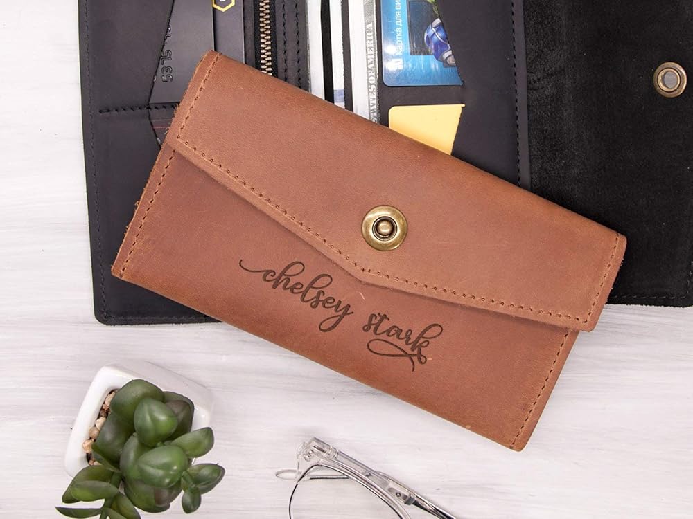 womens leather anniversary gifts