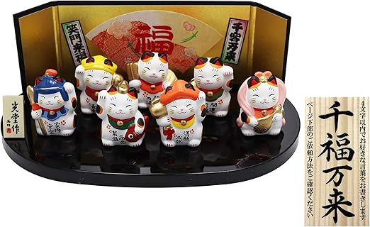 Amazon 大阪 長生堂 置物 招き猫 かわいい 錦彩 七福神 小 陶器 開運グッズ 金運招来 オリジナル木札サービス付 置物 オブジェ オンライン通販