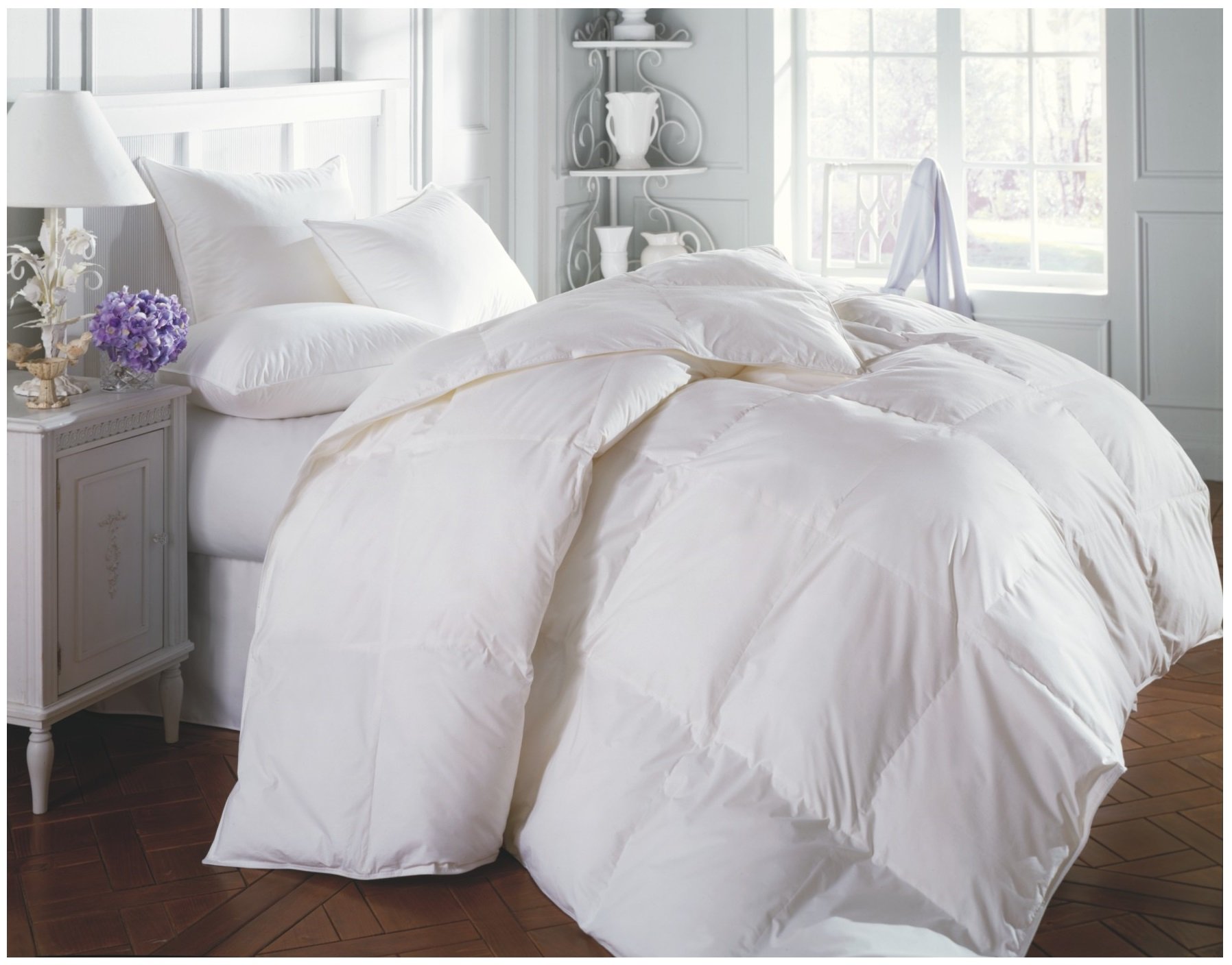 Superior Solid White Down Alternative Comforter, Duvet Insert, Medium