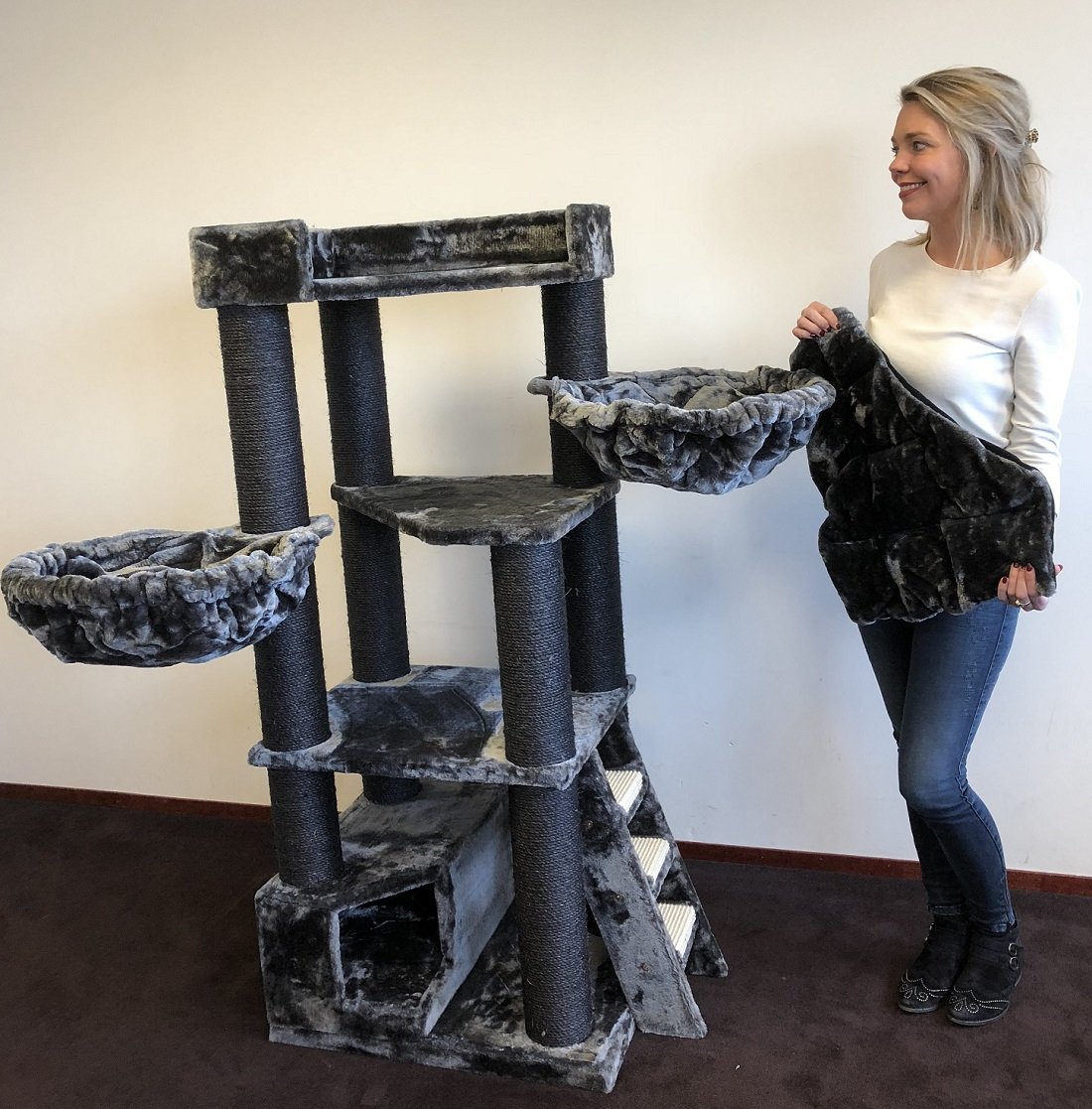 corner coon cat tree